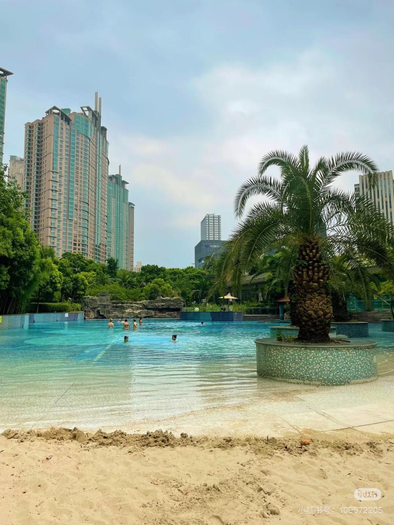 iHome-Lujiazui Riverside, Bund Riverview, Skyscrapers Citywalk, Deluxe Shanghai Living, As Pictured