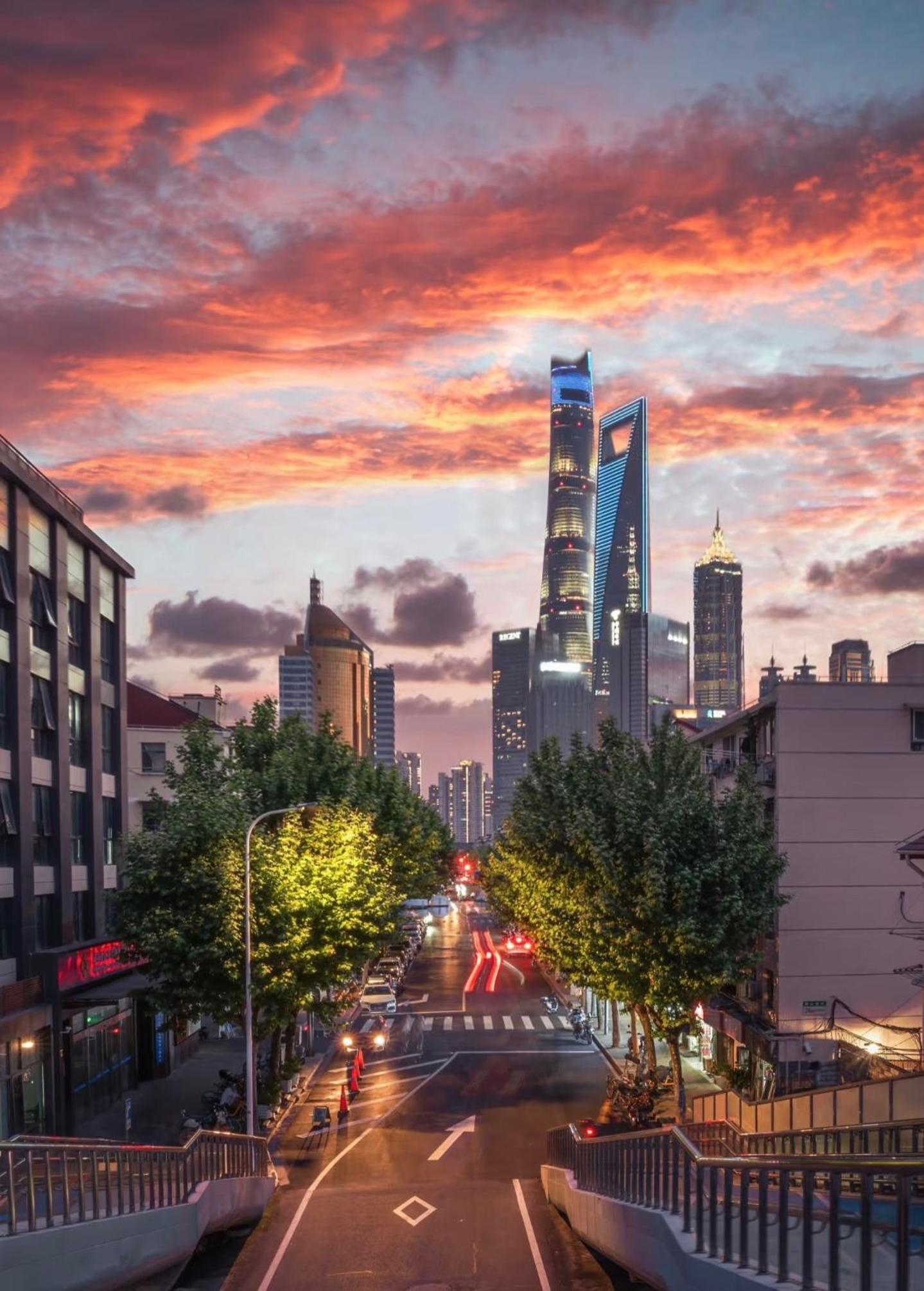 iHome-Lujiazui Riverside, Bund Riverview, Skyscrapers Citywalk, Deluxe Shanghai Living, As Pictured