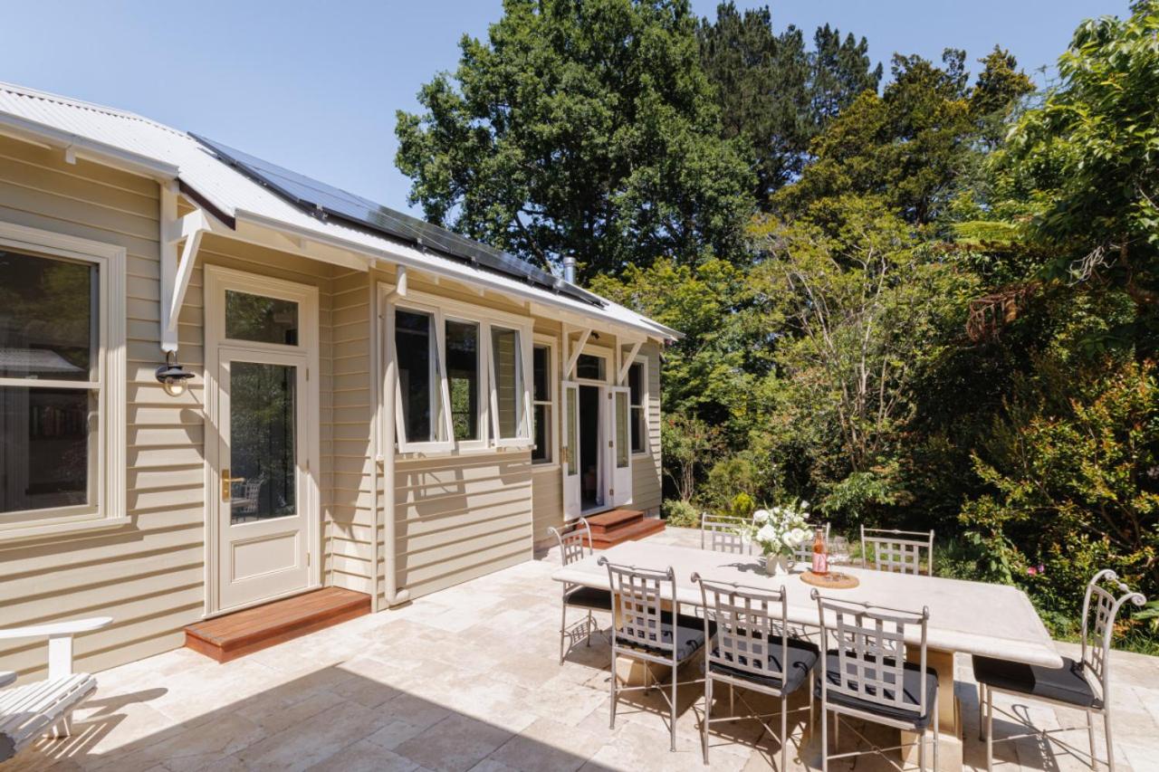 Coryong - A grand residence, 500m from Leura mall