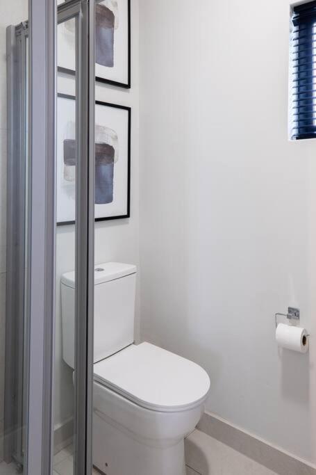 The Henlee Apartment on New - Power Backup, Gym ,Pool view 2