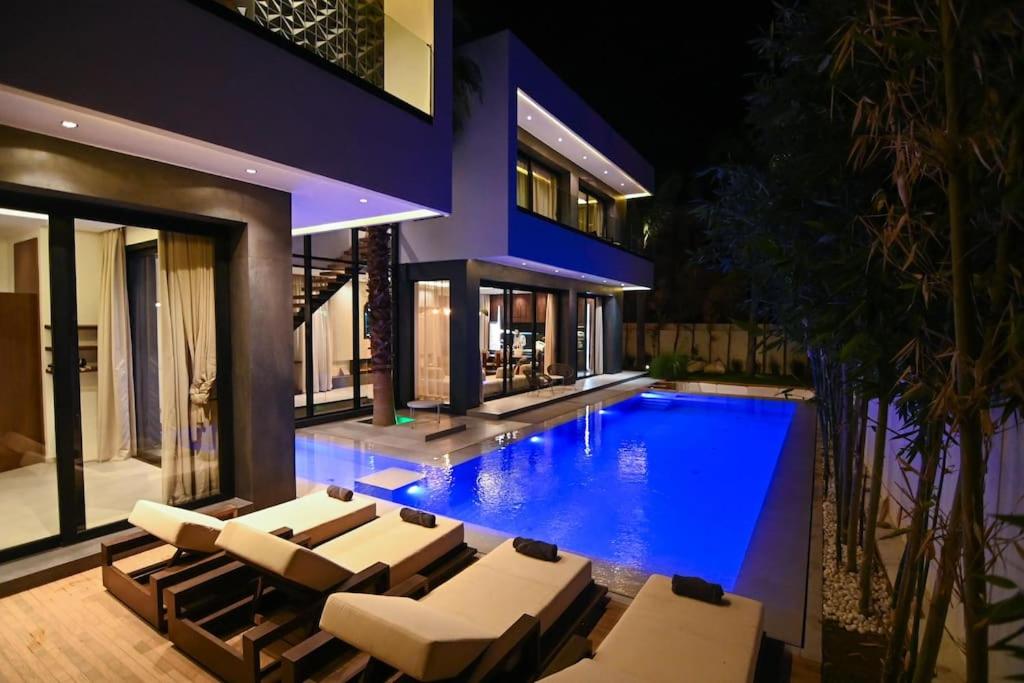 Villa Luxe, Golf, Spa & Cinéma view 3