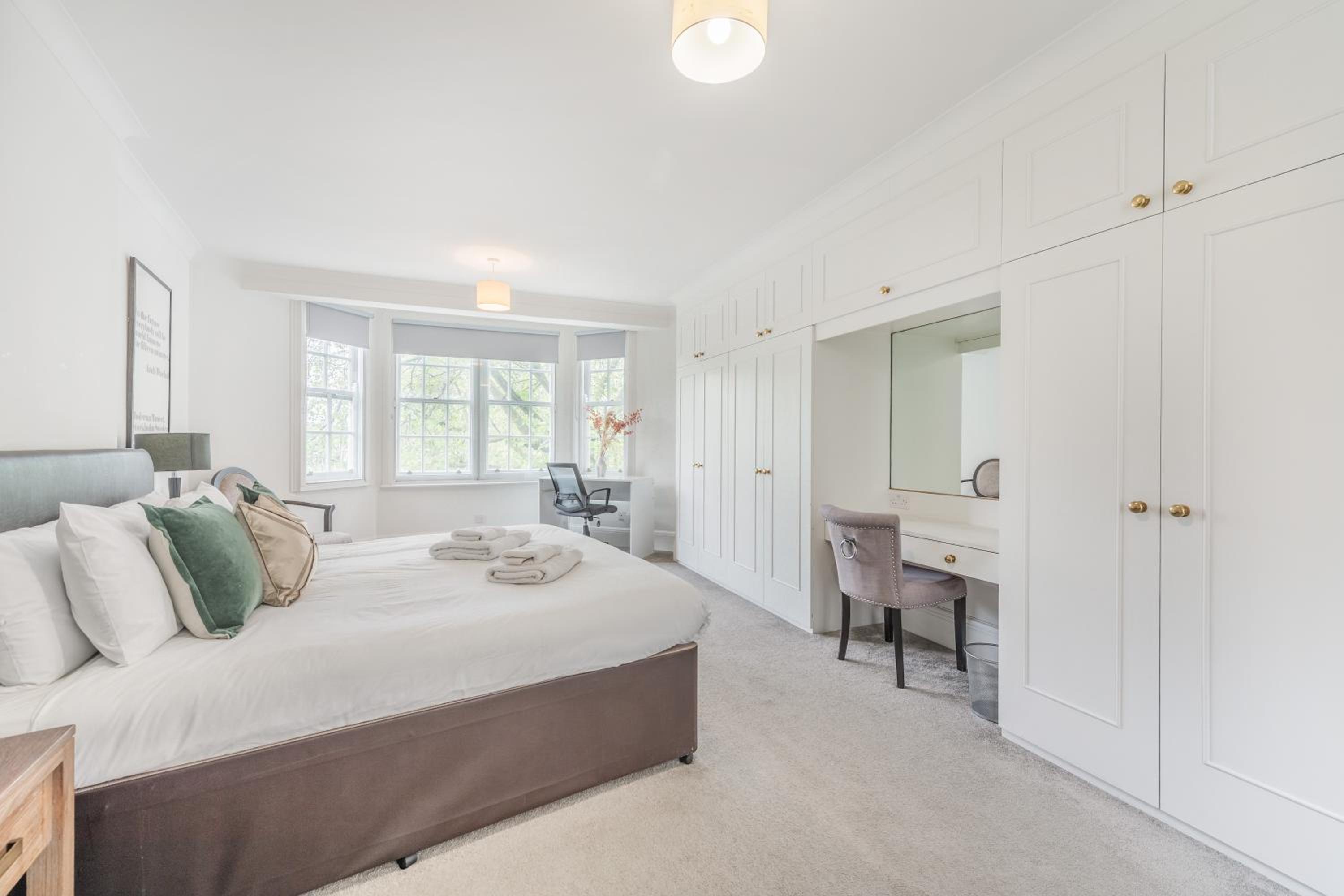 Strathmore Court Apartments