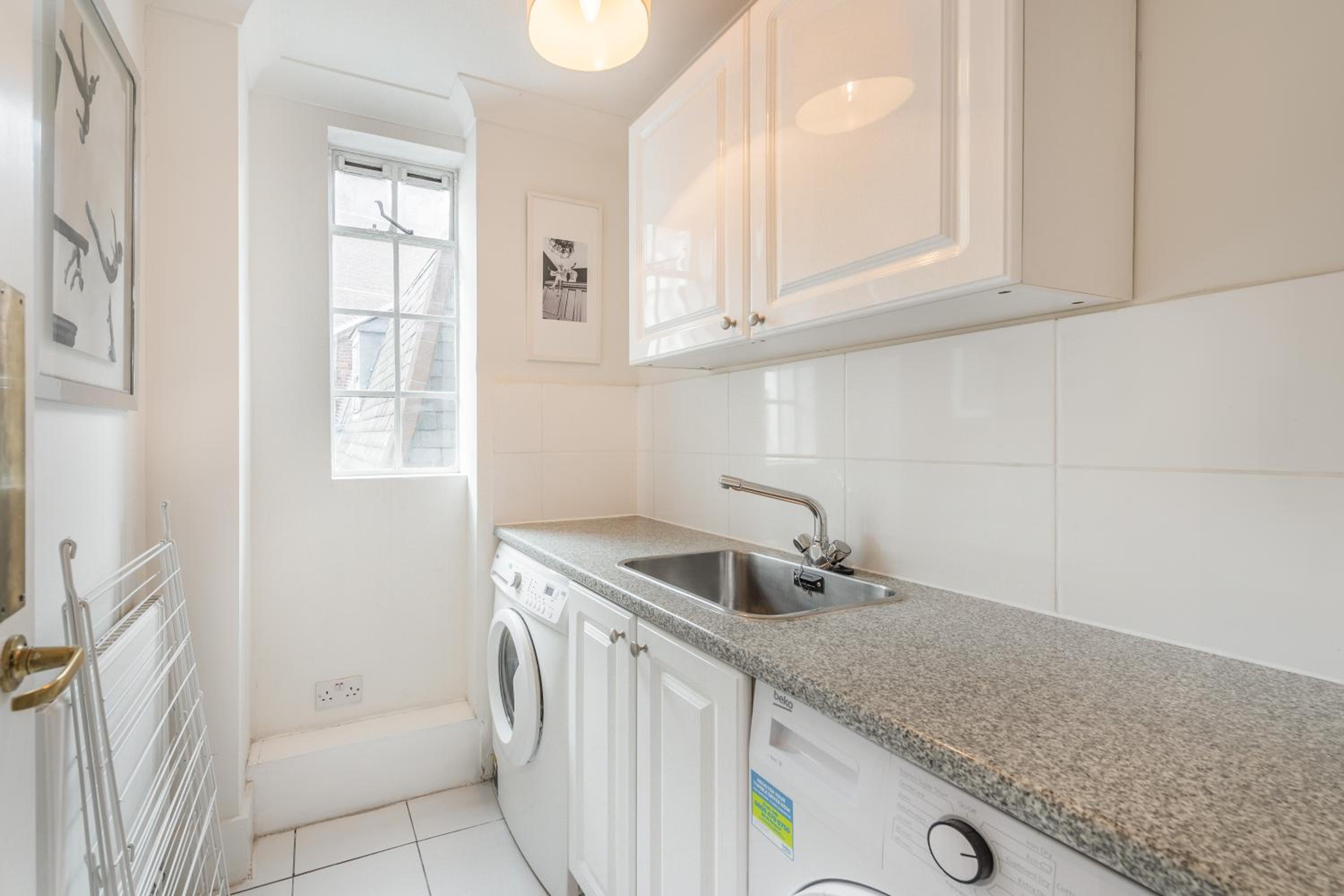 Strathmore Court Apartments