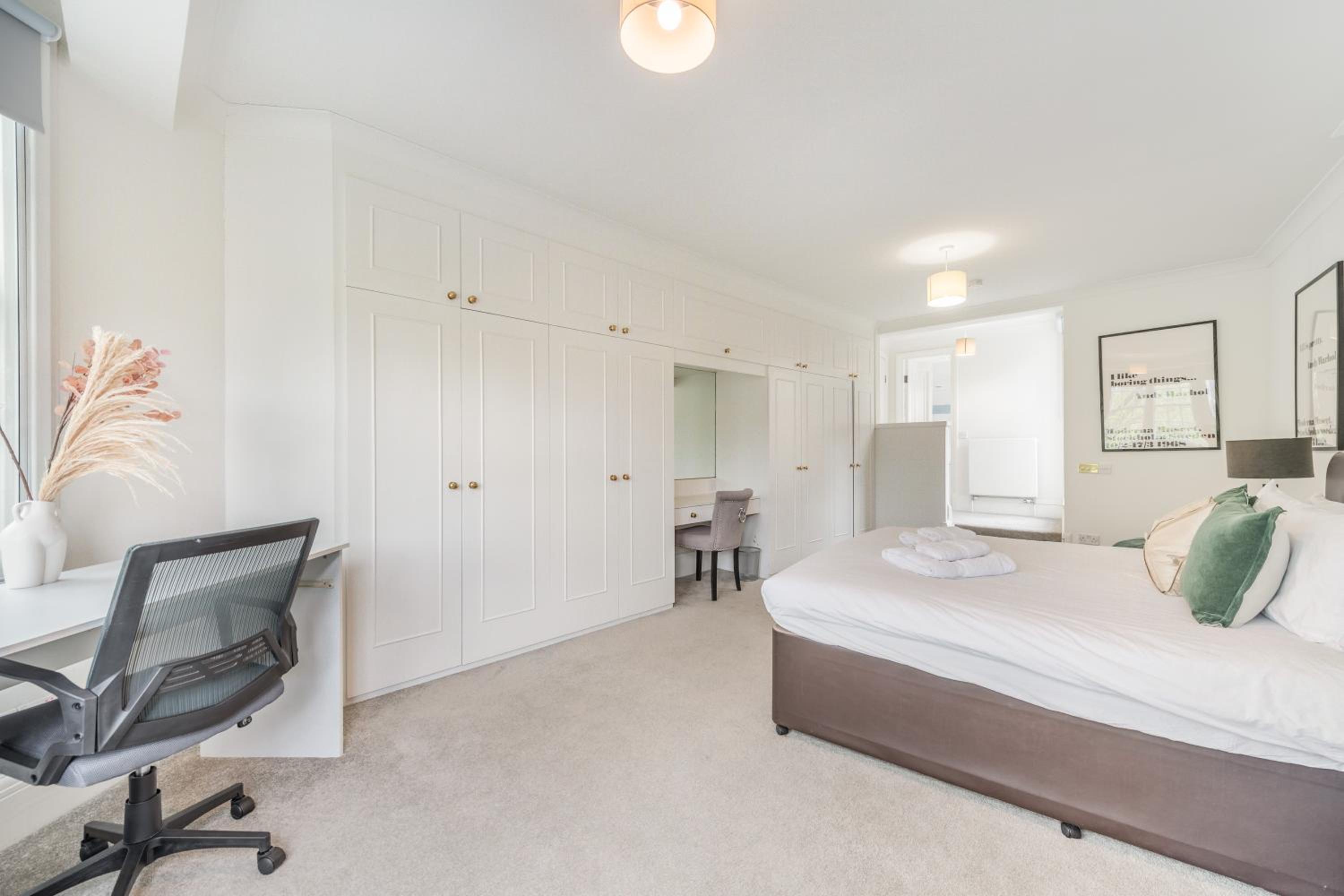 Strathmore Court Apartments