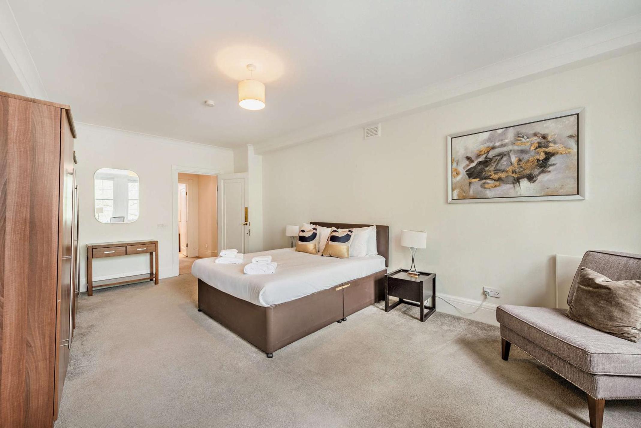 Strathmore Court Apartments