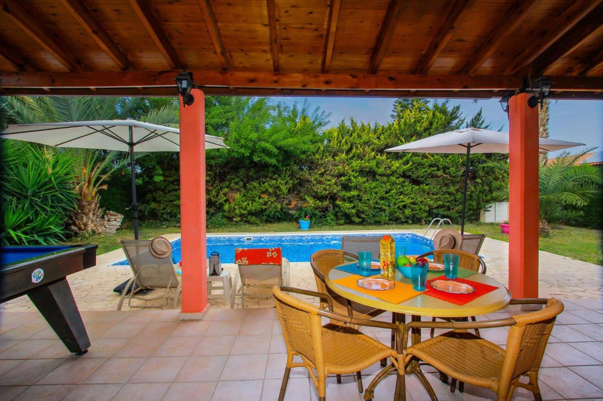 Villa Poppy by Villa Plus