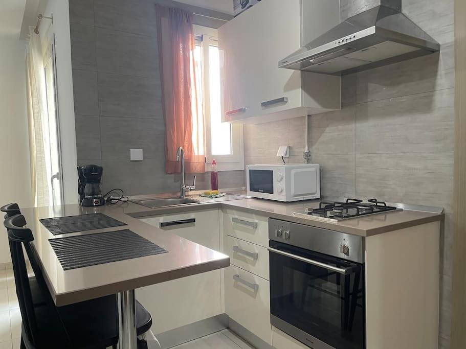 Sweet apartment in Ennasr view 2