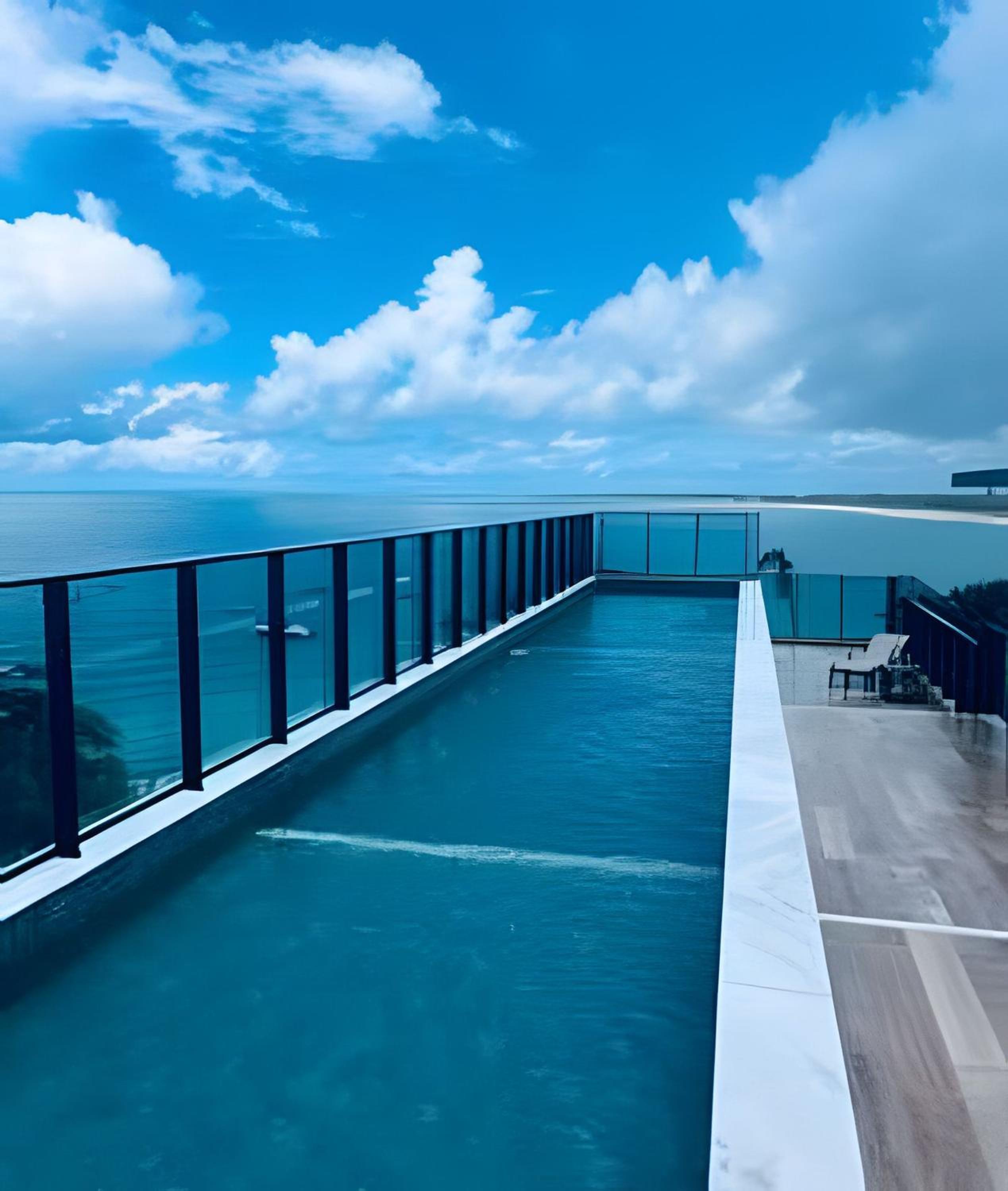 Beachfront flat at Porto de Galinhas beach, close to the natural pools.