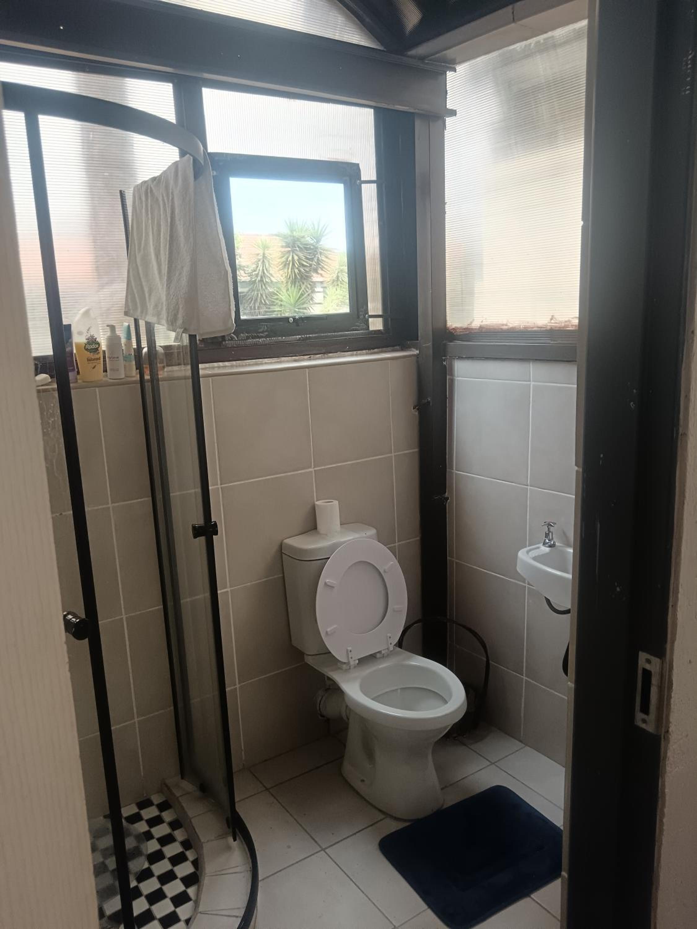 Fully furnished spacious cottage