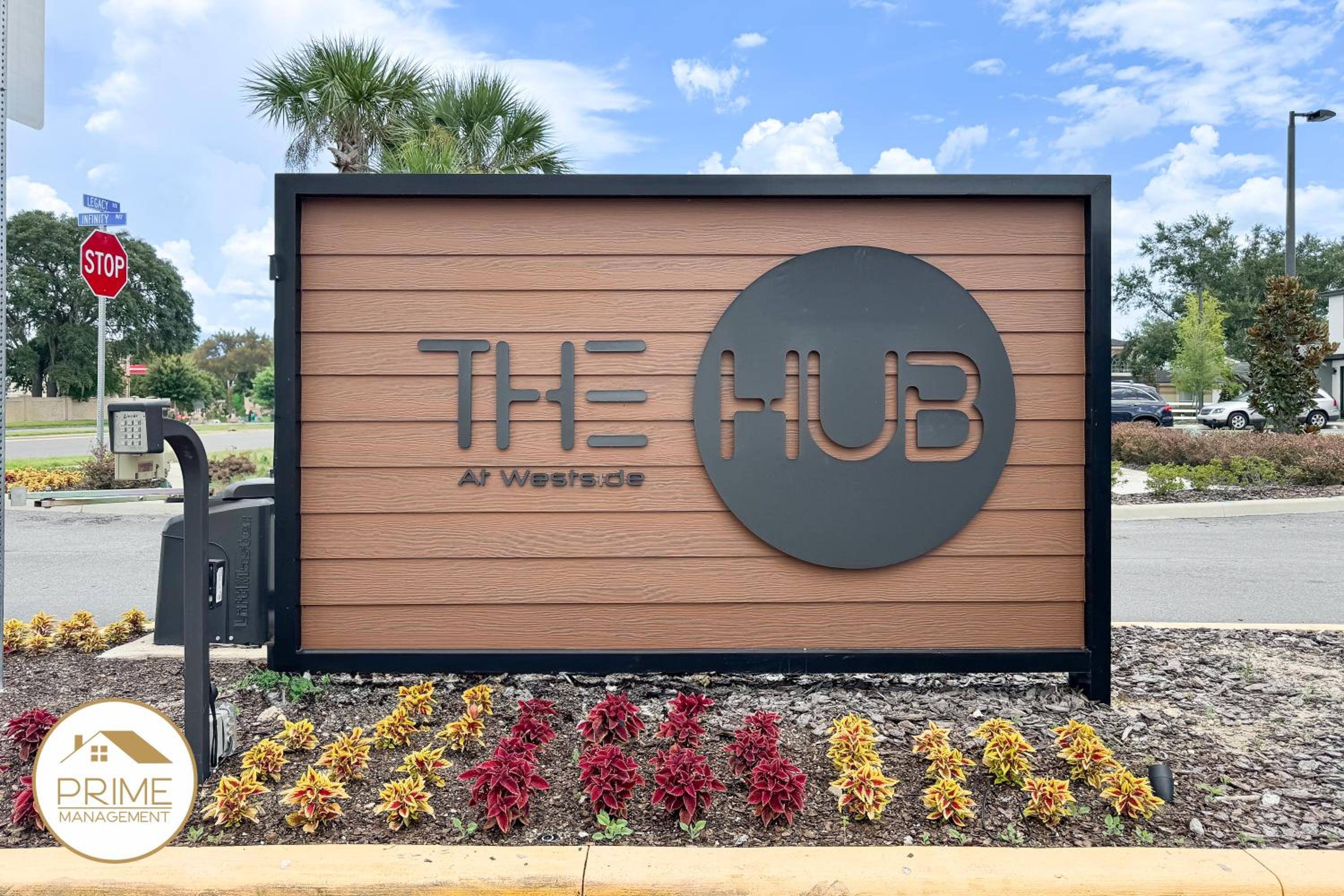 The HUB 3BRRetreatResortPoolNear DisneyRelax