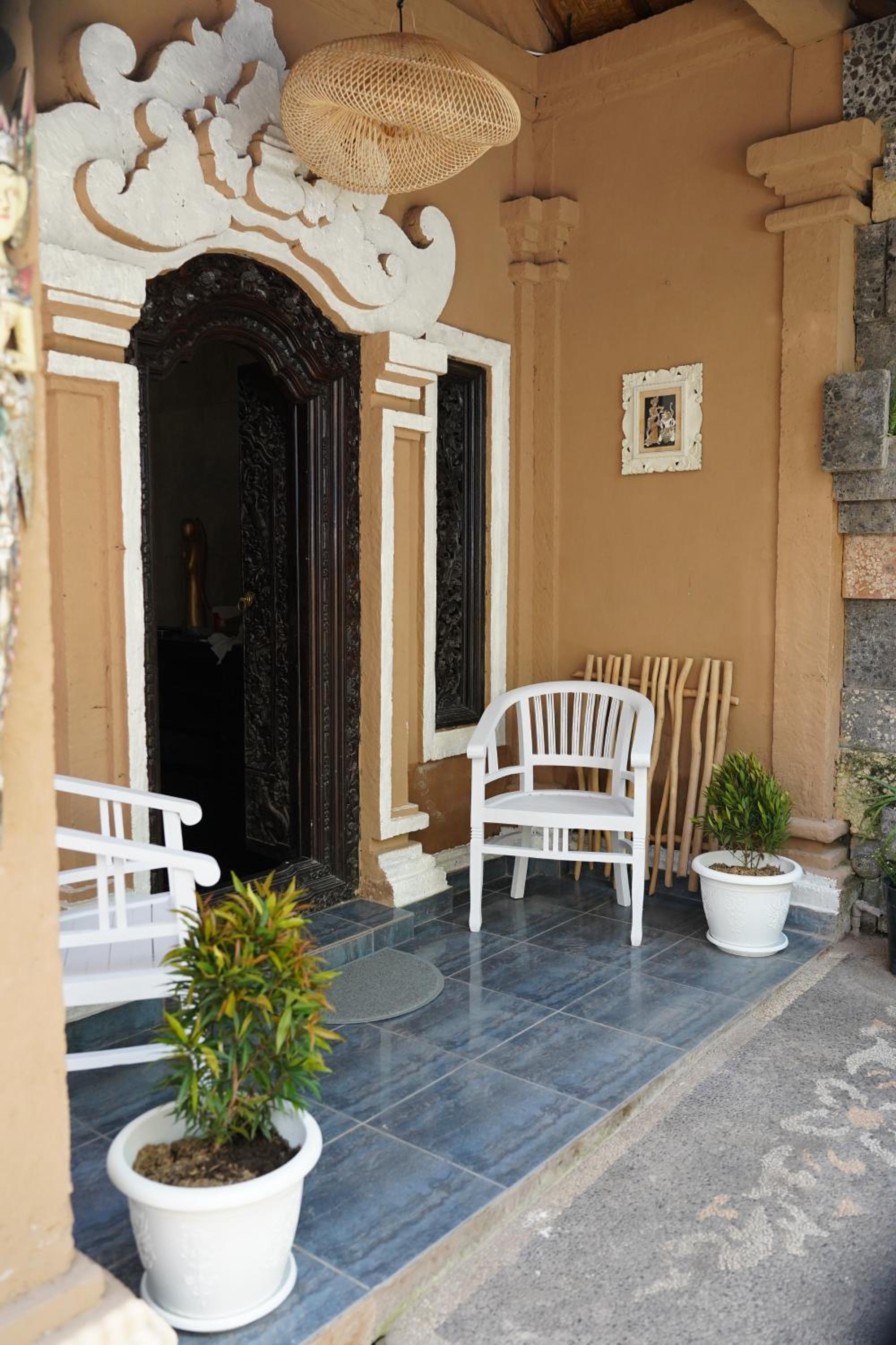 Central house Sanur view 4