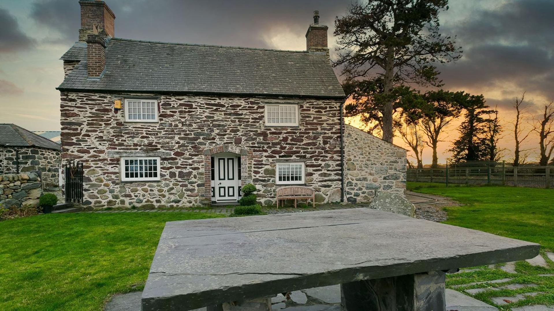 Tal y Bont Farm view 3