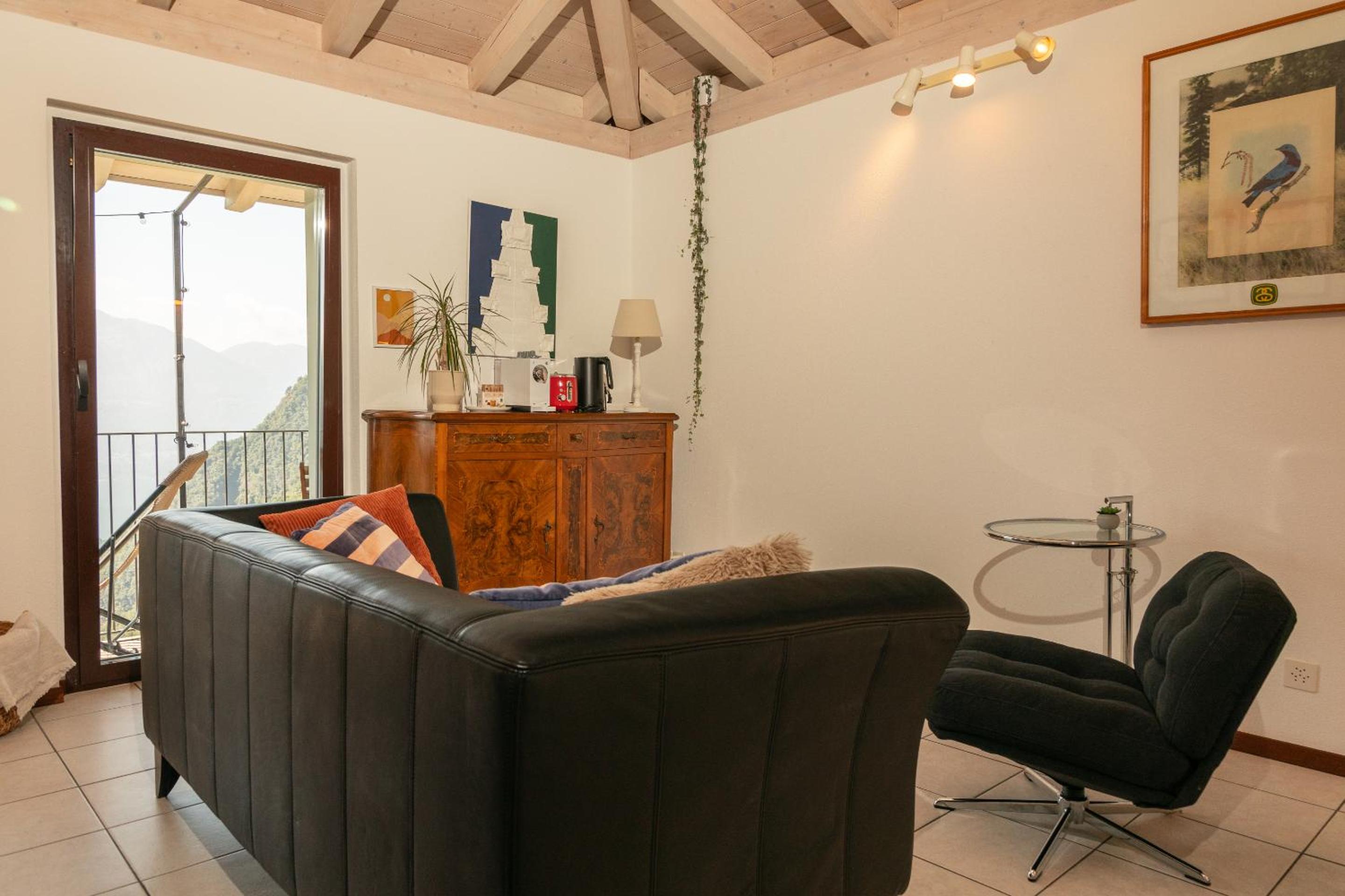 Cà Armonia 2 Lake & Mountain View Apartment