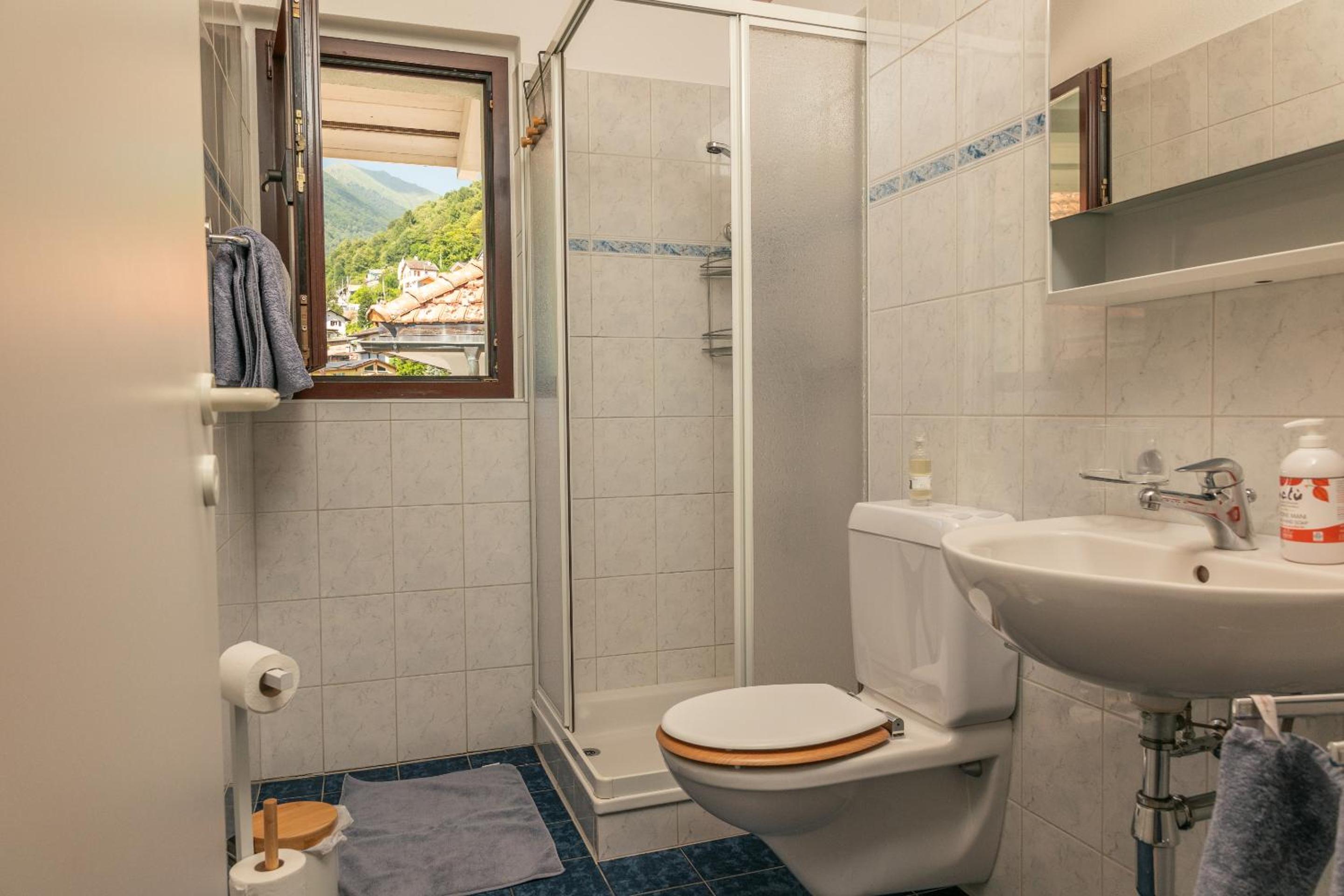 Cà Armonia 2 Lake & Mountain View Apartment