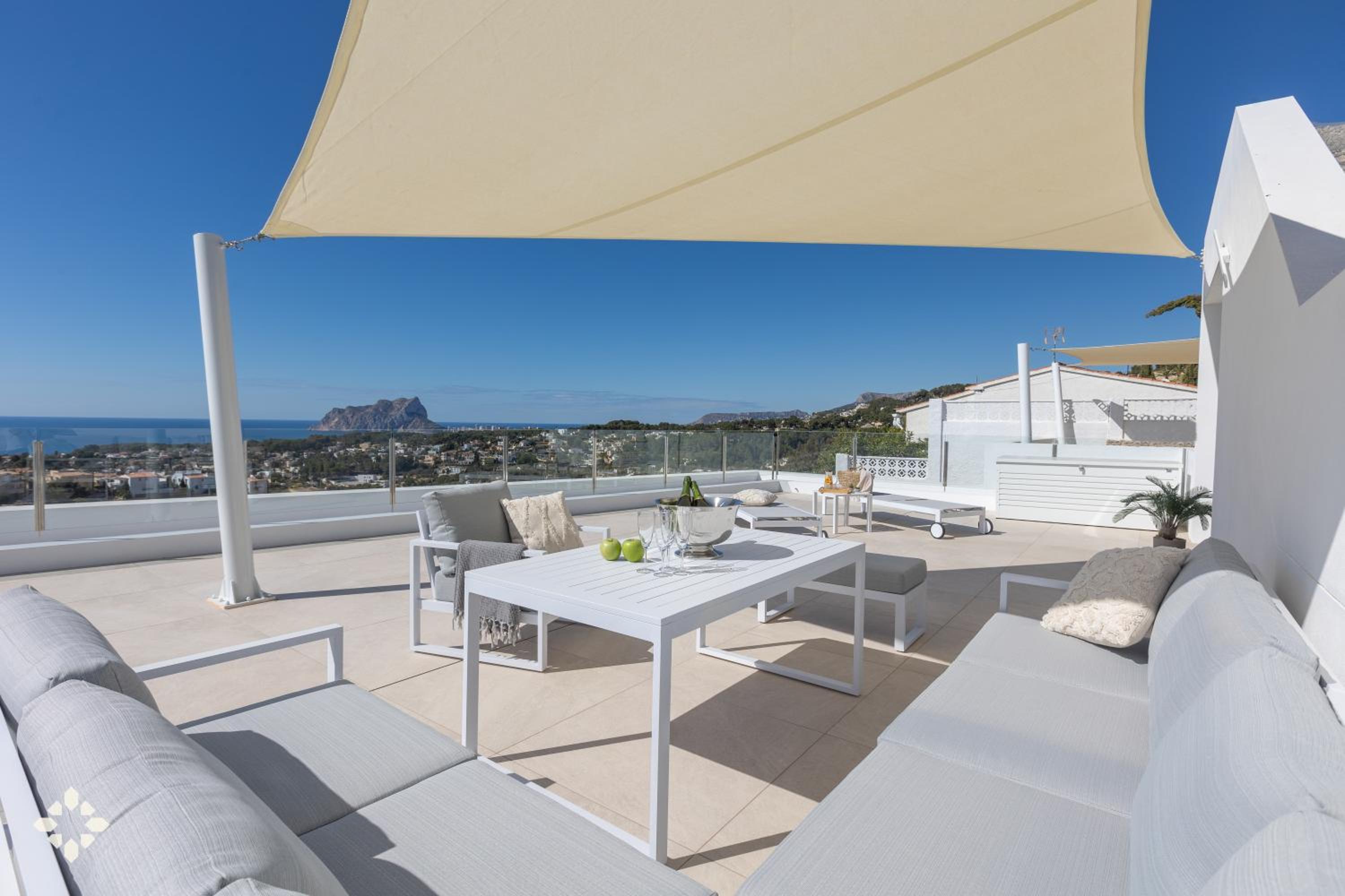 Villa Roca Blanca by Abahana Luxe