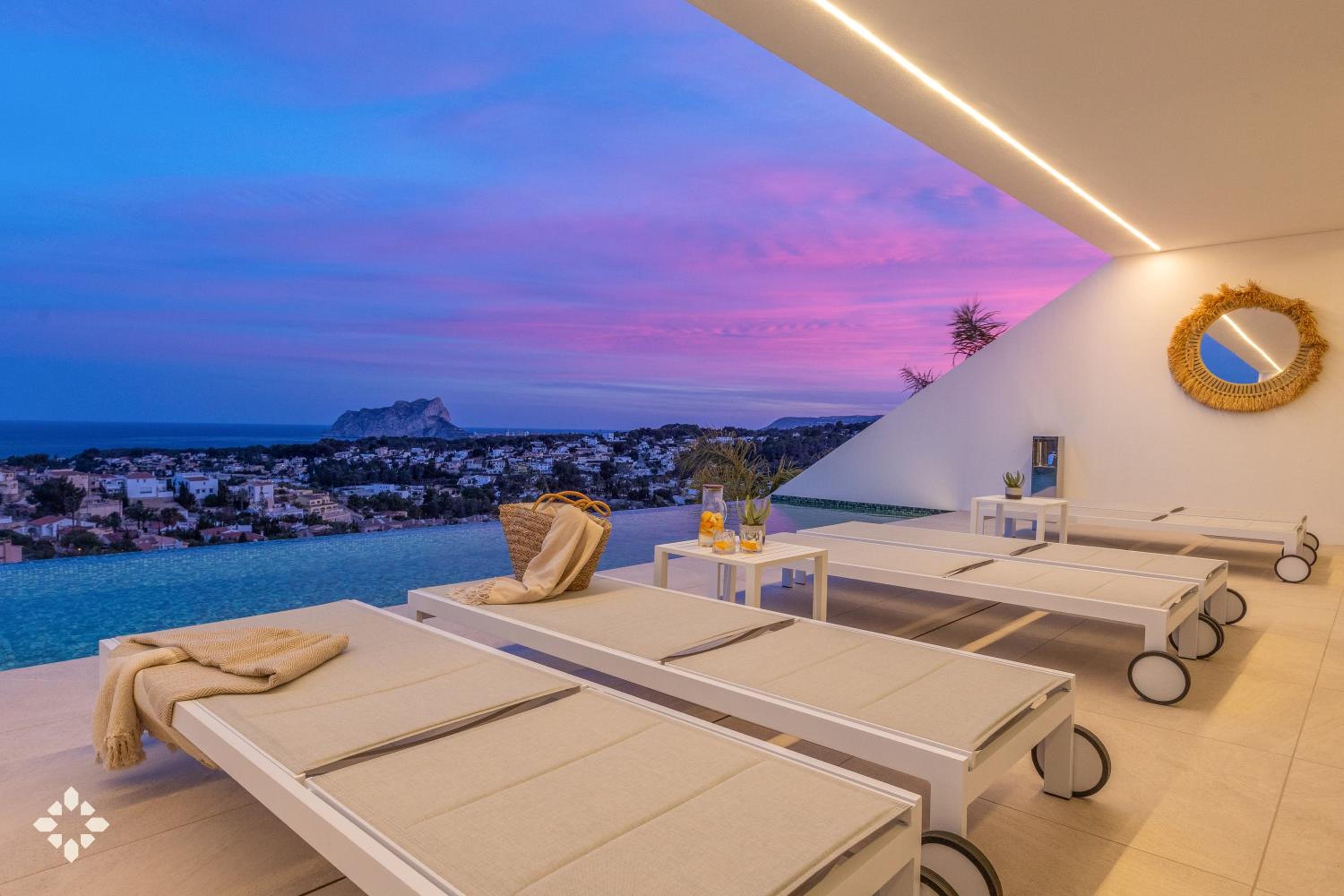 Villa Roca Blanca by Abahana Luxe