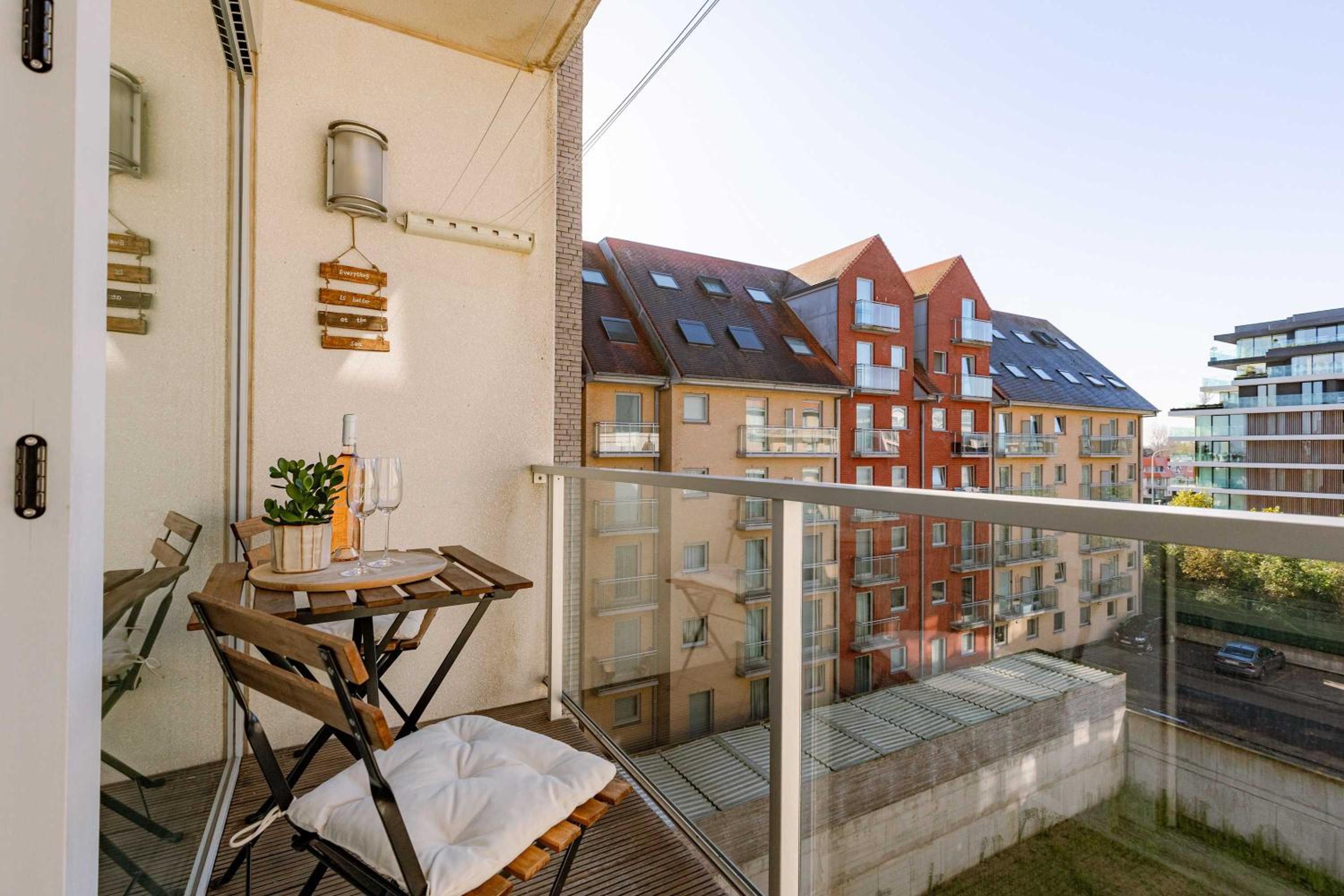 Cozy apartment for 4 with parking