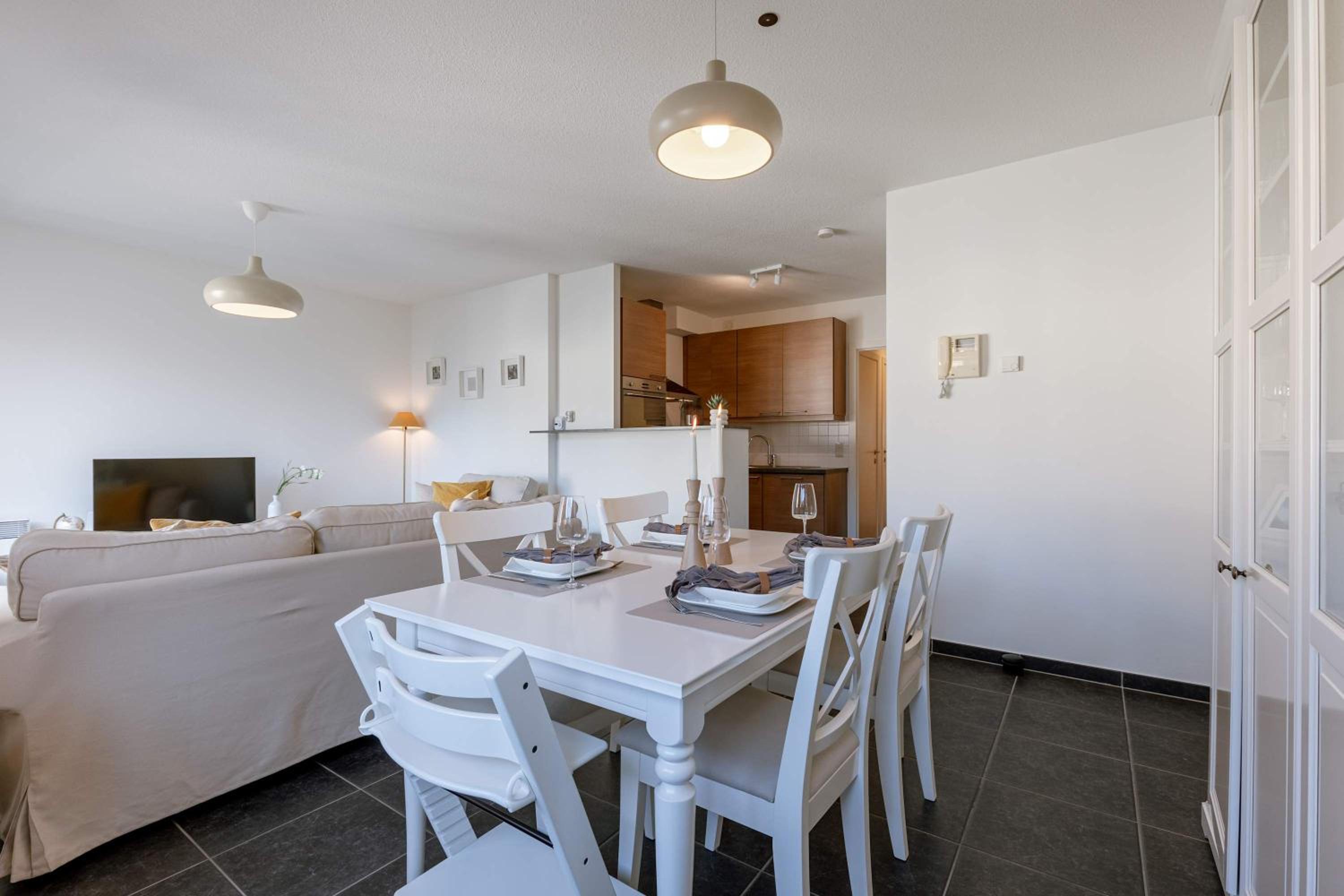 Cozy apartment for 4 with parking