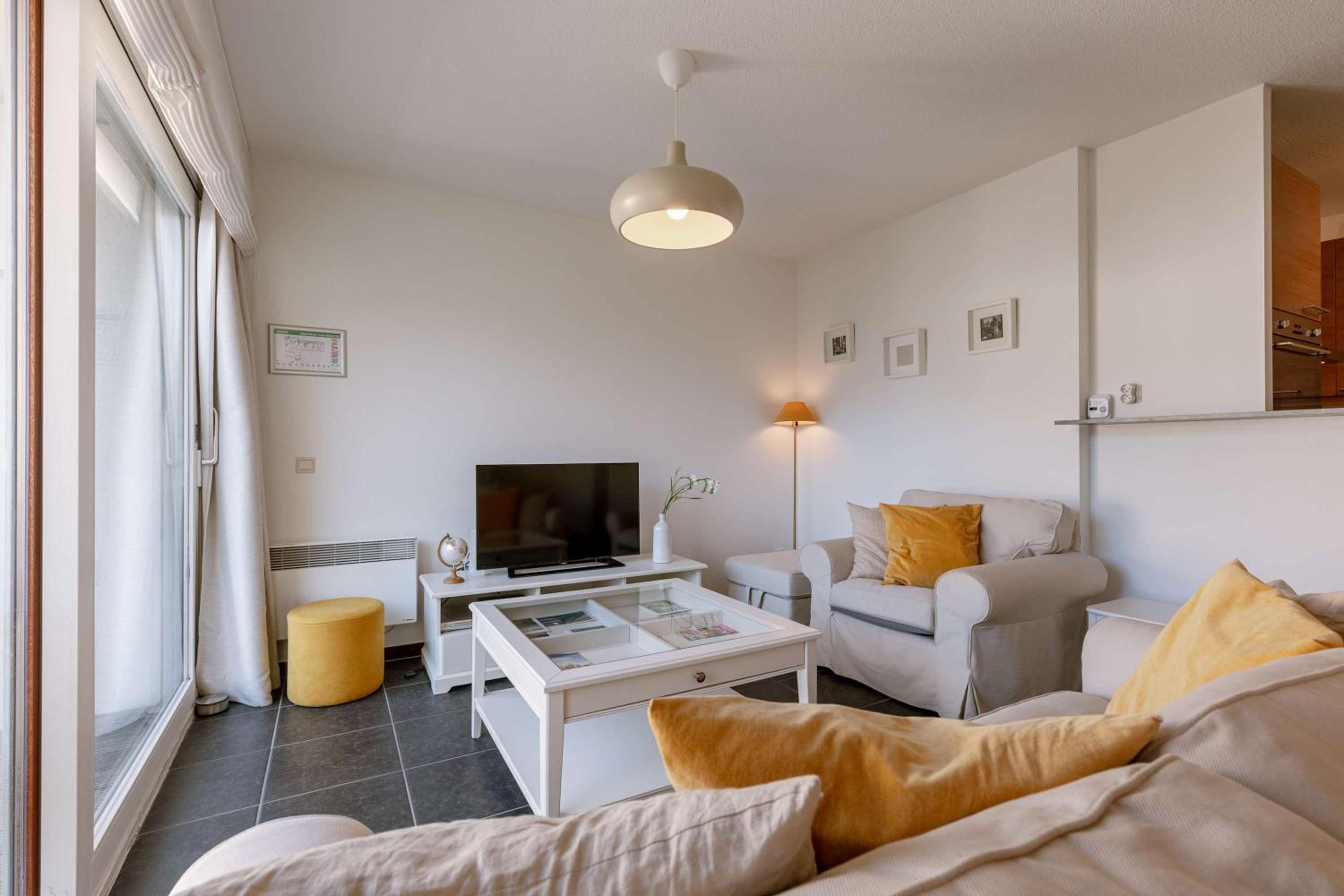 Cozy apartment for 4 with parking