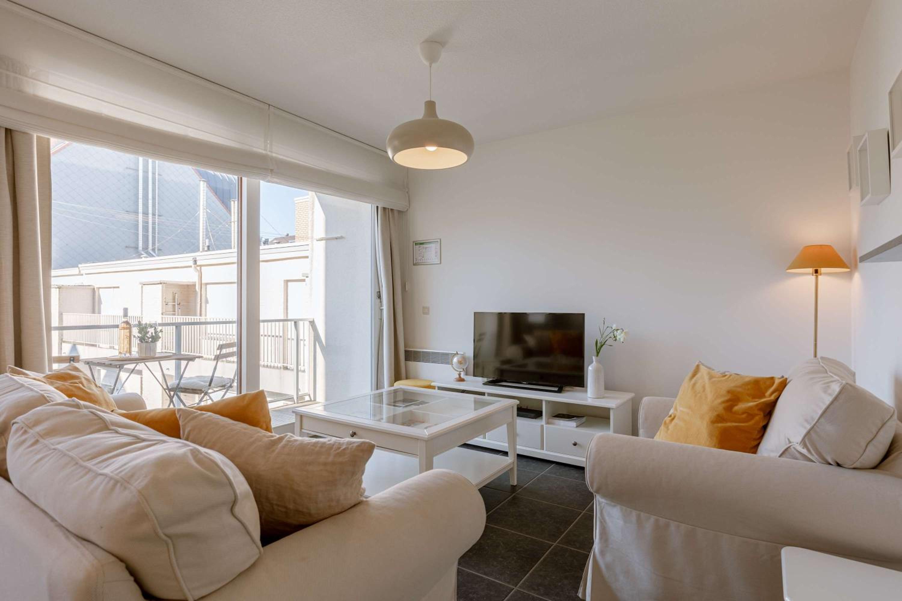 Cozy apartment for 4 with parking