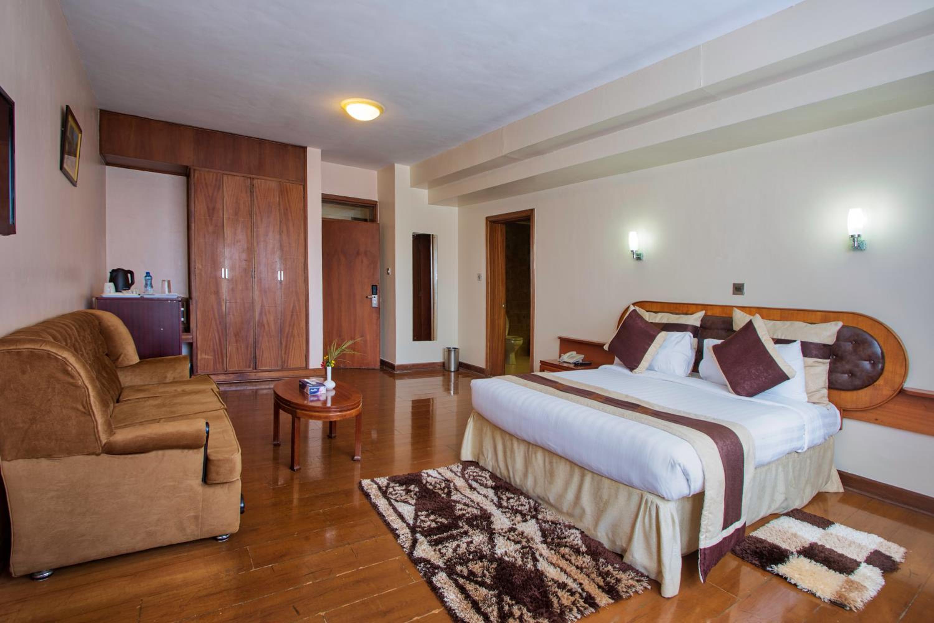 Sirikwa Hotel