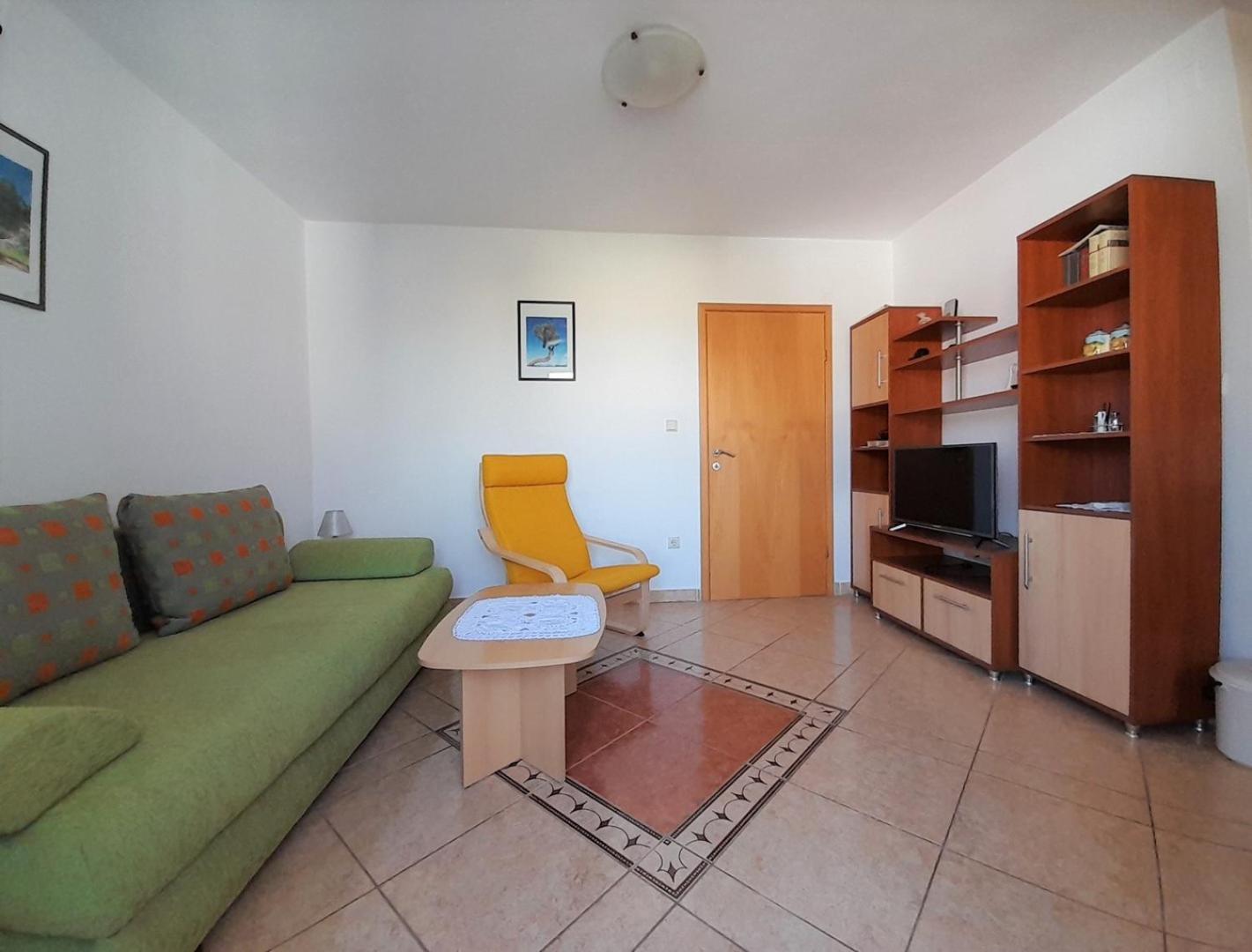 Apartment Tihana with a Partial Sea View view 5