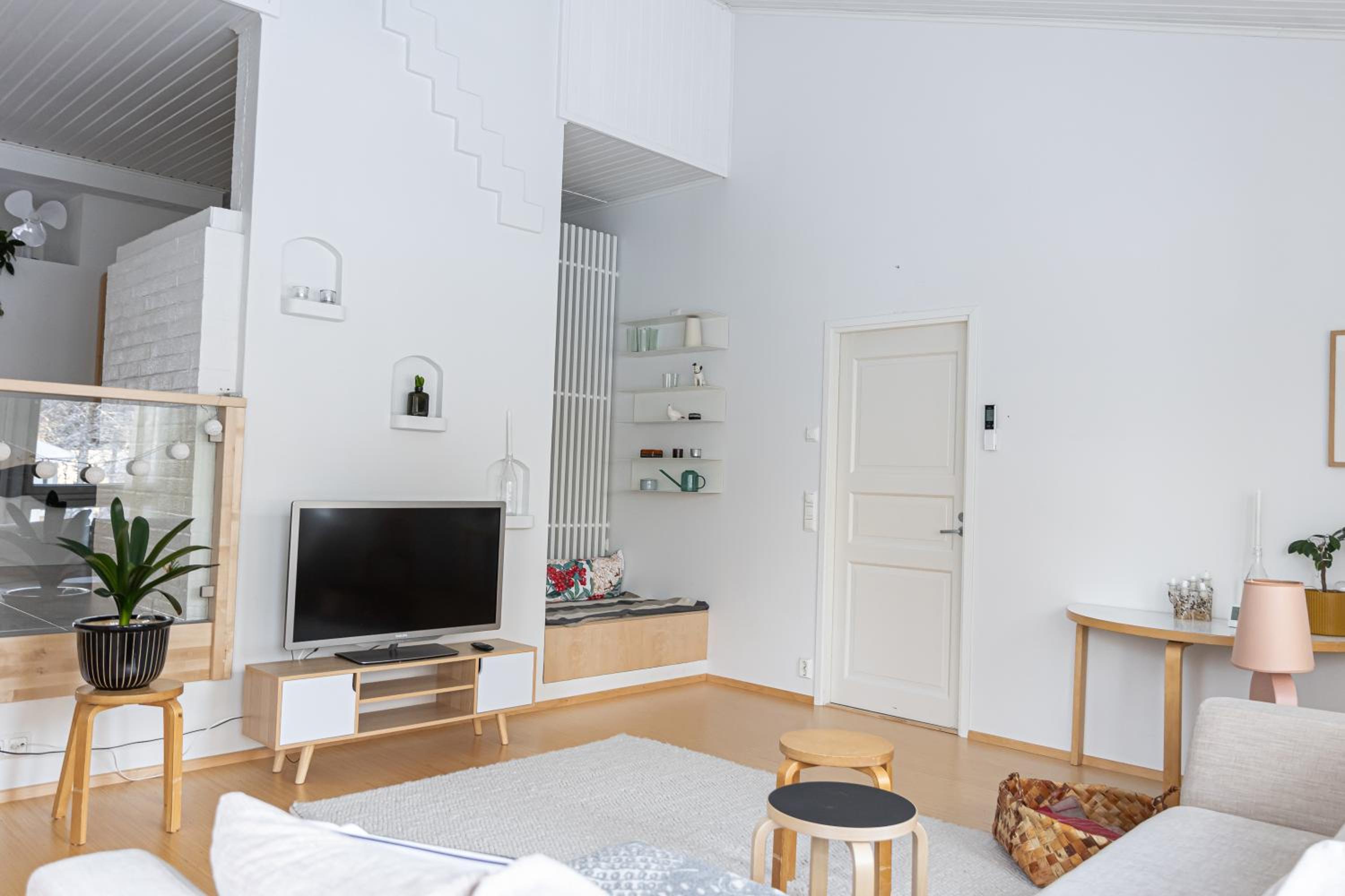 Winter Villa Kylväjä by BookLapland