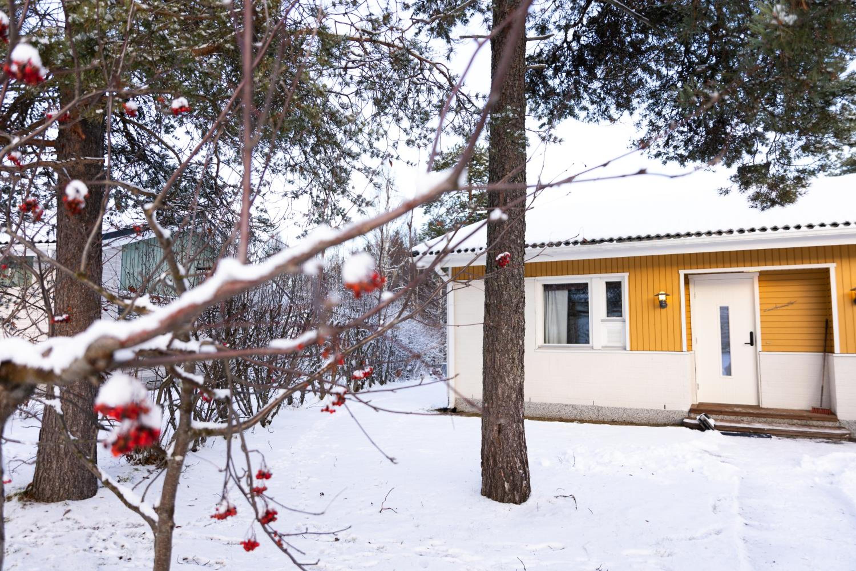 Winter Villa Kylväjä by BookLapland