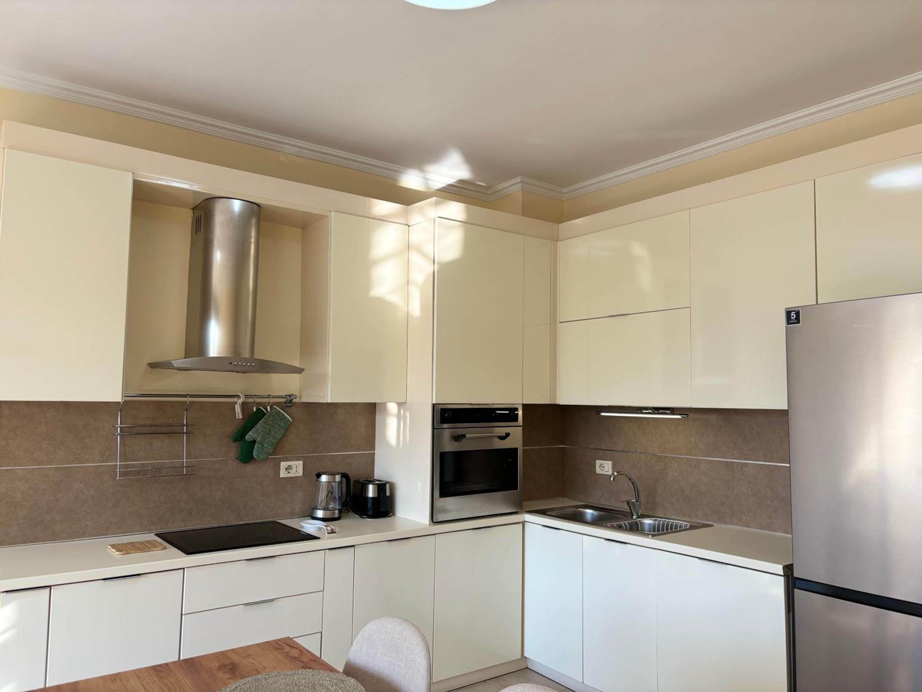 Next to Blloku 2-BDR Spacious Apartment