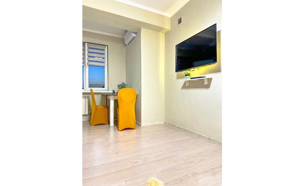Deluxe apartments in the Center of Almaty view 2