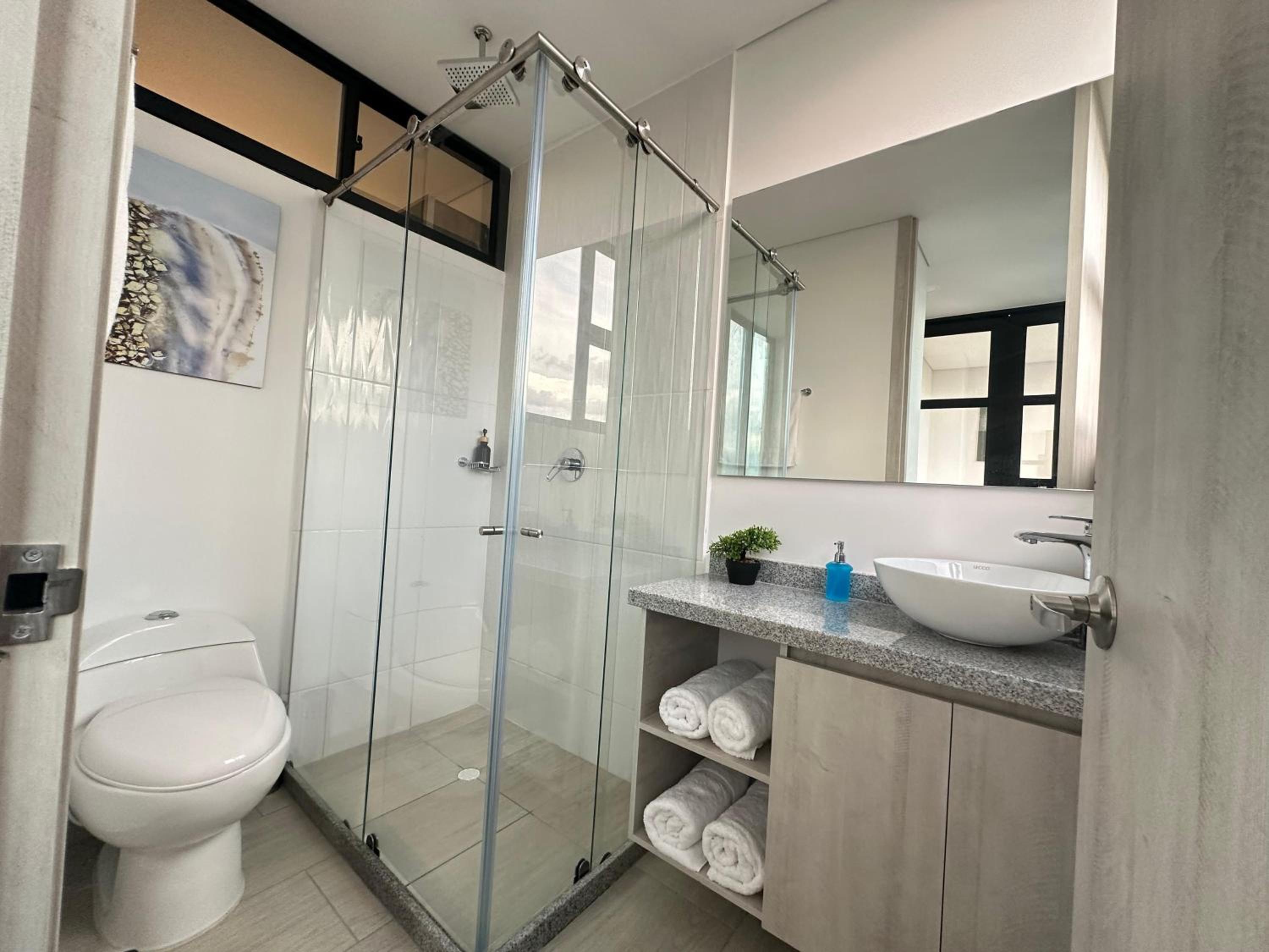 Amara1104- Apartamento en barrio Laureles con hermosa vista