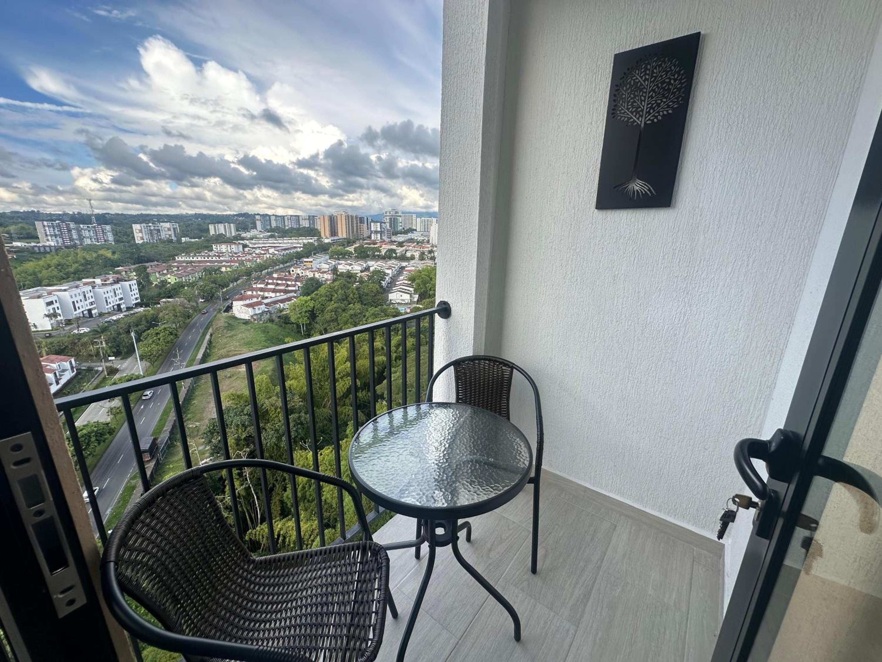 Amara1104- Apartamento en barrio Laureles con hermosa vista