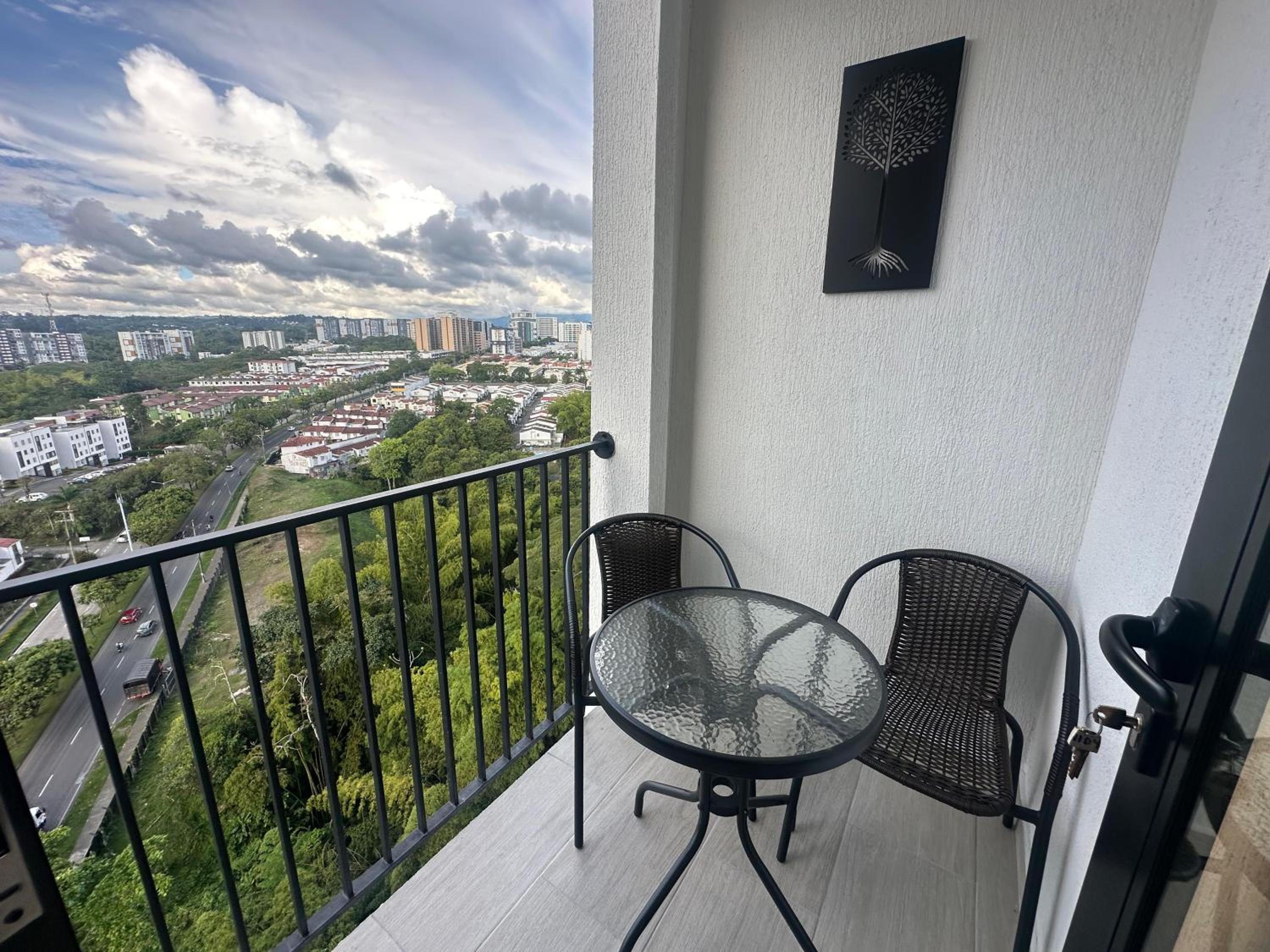 Amara1104- Apartamento en barrio Laureles con hermosa vista