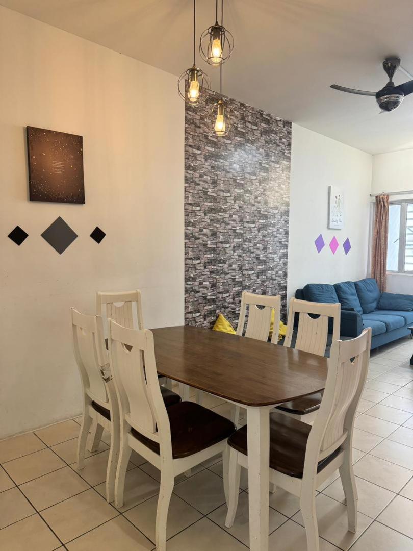 AYAAN SERENE BUDGET HOMESTAY with FREE WiFi and Netflix