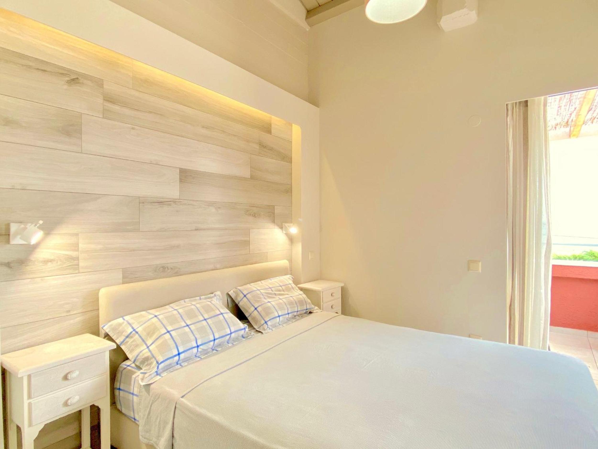 Barbati Gamma MiniVilla by DadoVillas view 2