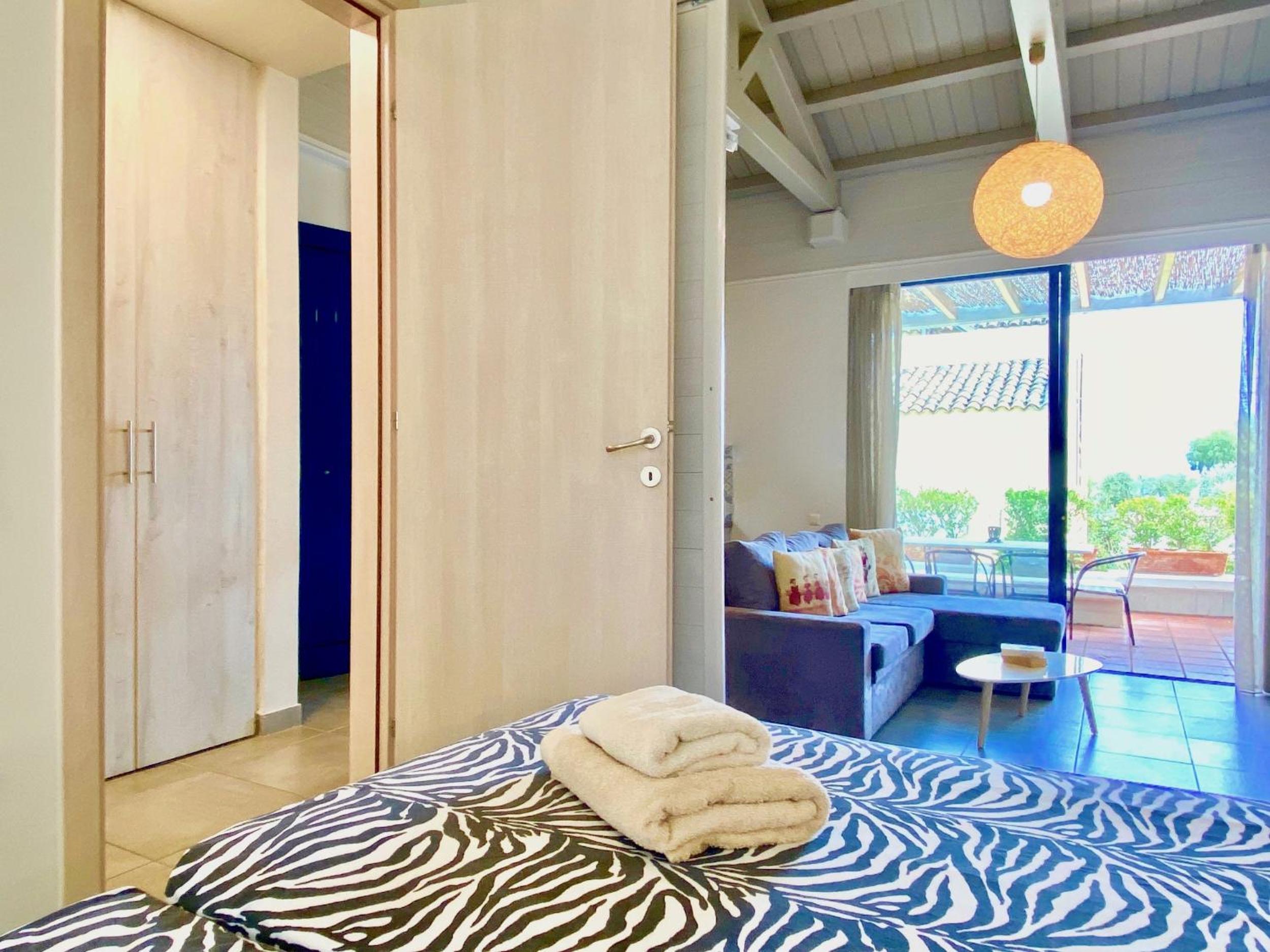 Barbati Beta MiniVilla by DadoVillas view 5