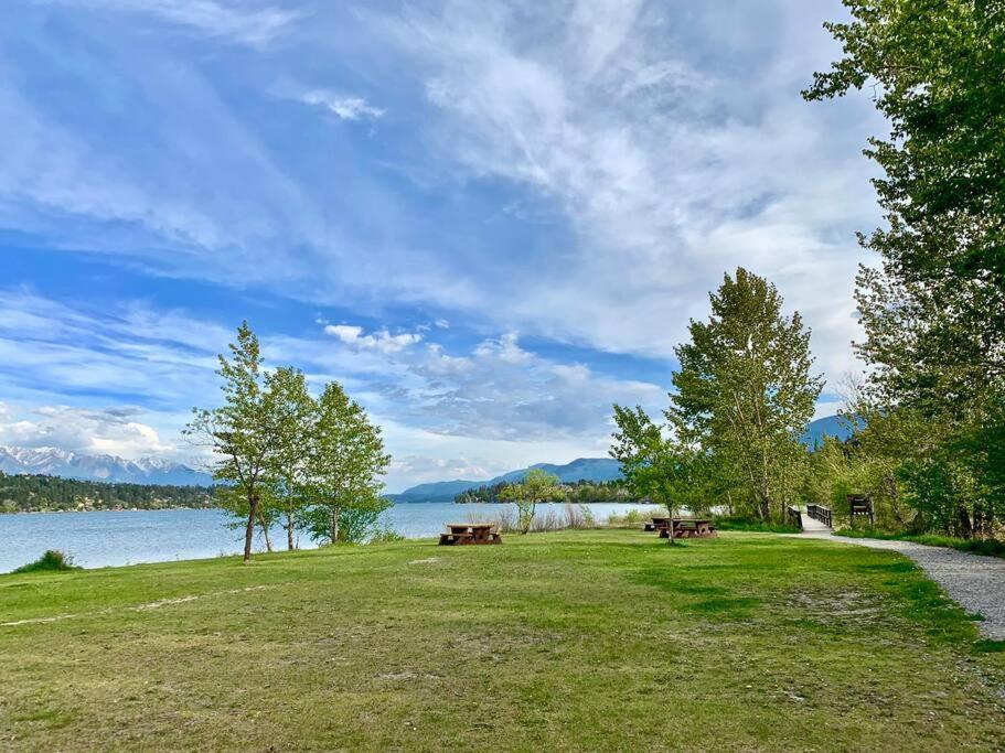 Lake View From Every Window!