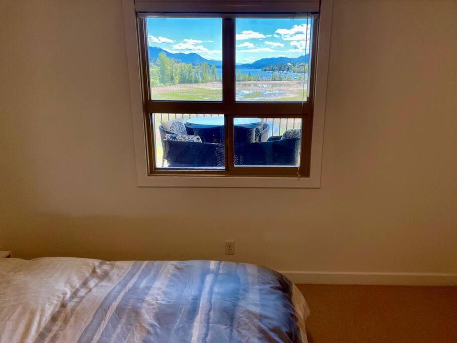 Lake View From Every Window!