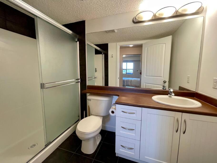 Lake View From Every Window!