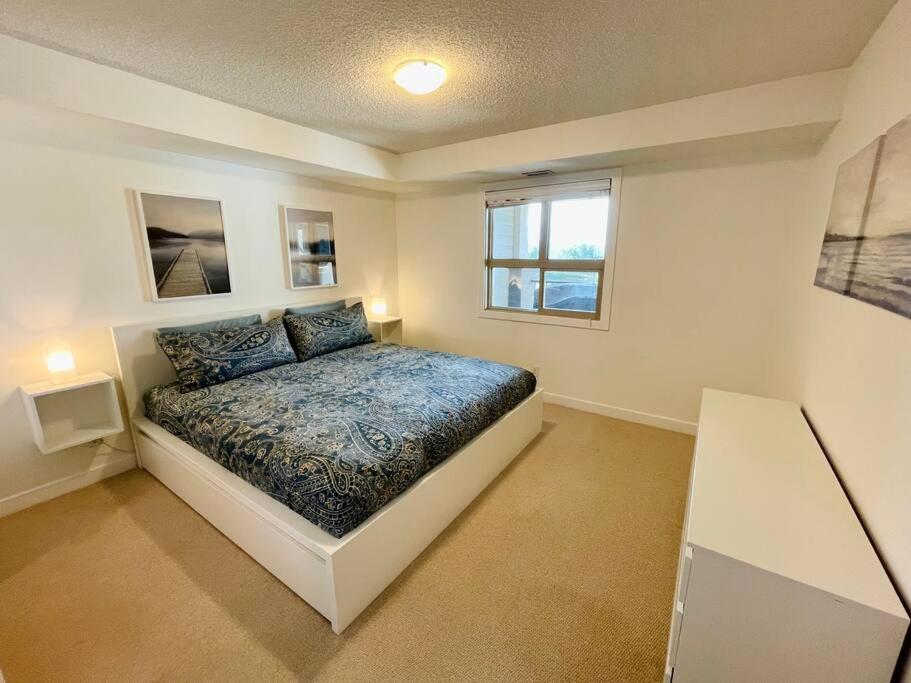 Lake View From Every Window!