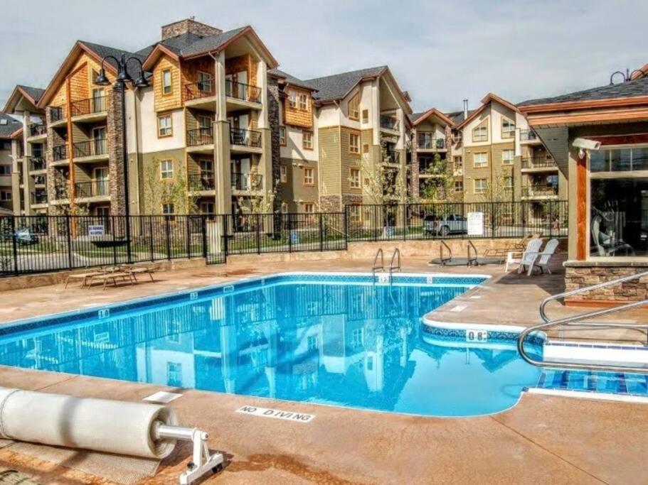 Lake View From Every Window!