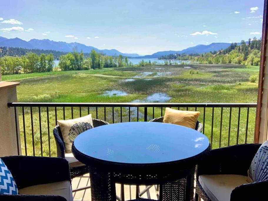 Lake View From Every Window!