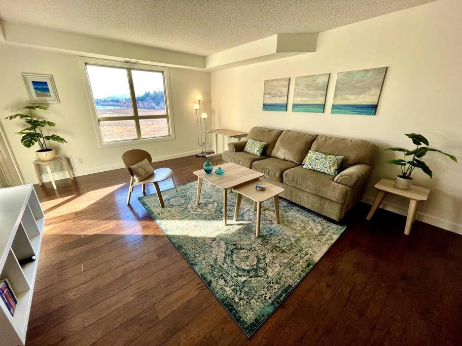 Lake View From Every Window!