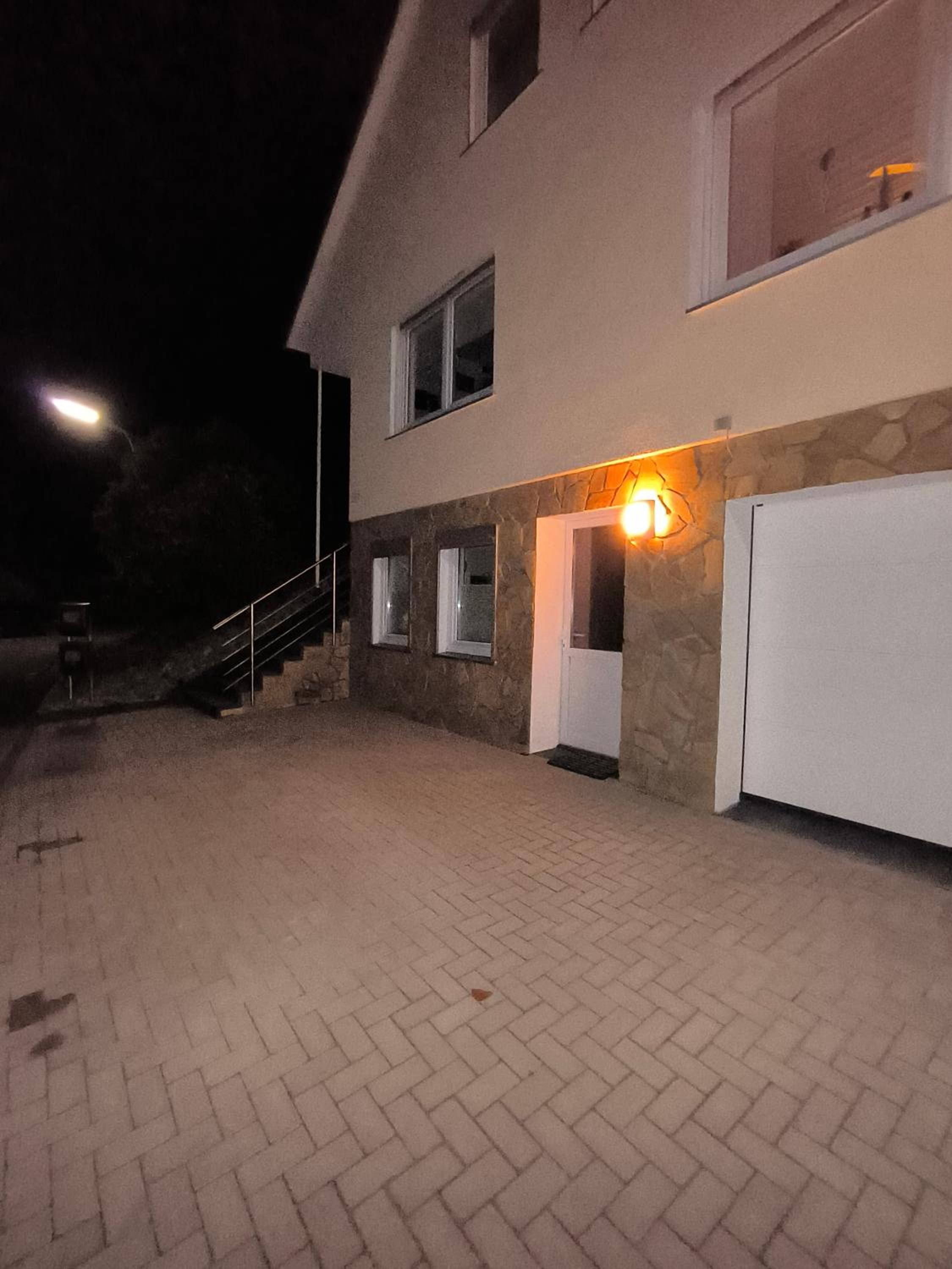 Photo 32