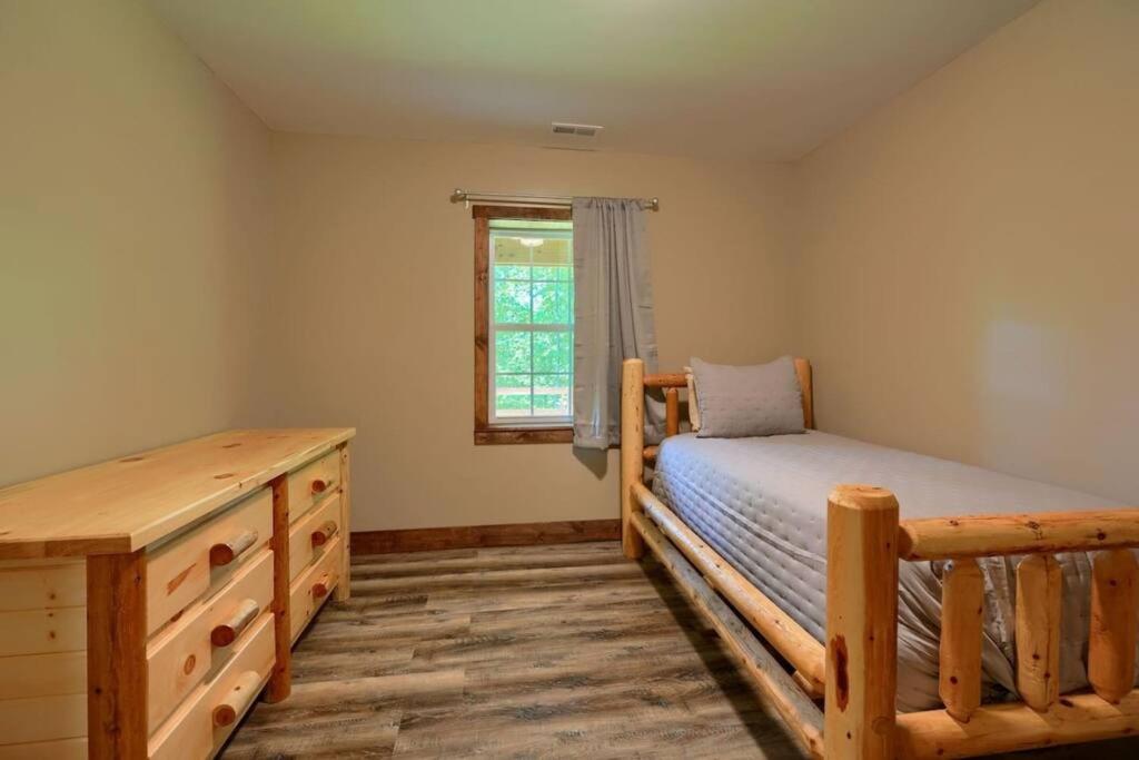 Tranquil Heights Cabin in Hocking Hills view 4