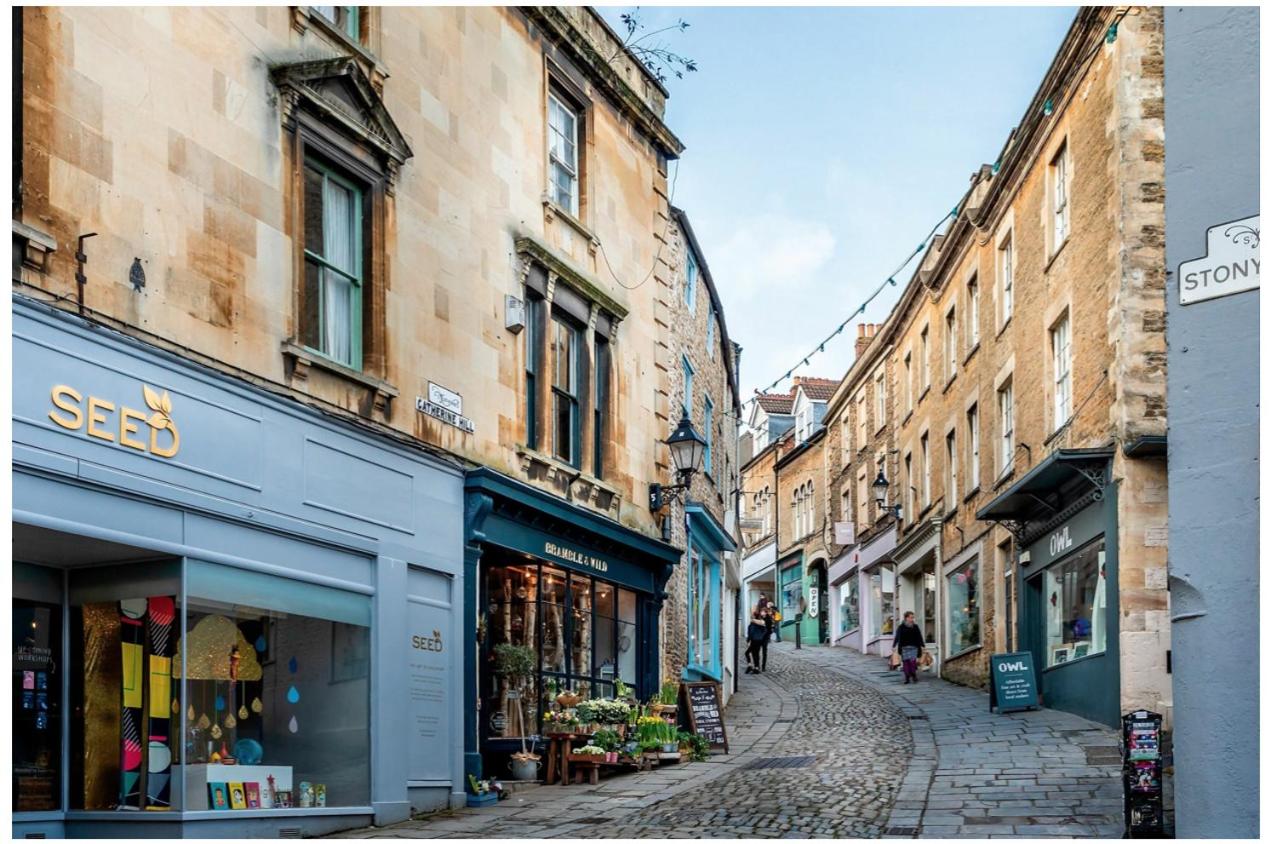 Charming Cottage in the Heart of Frome with parking