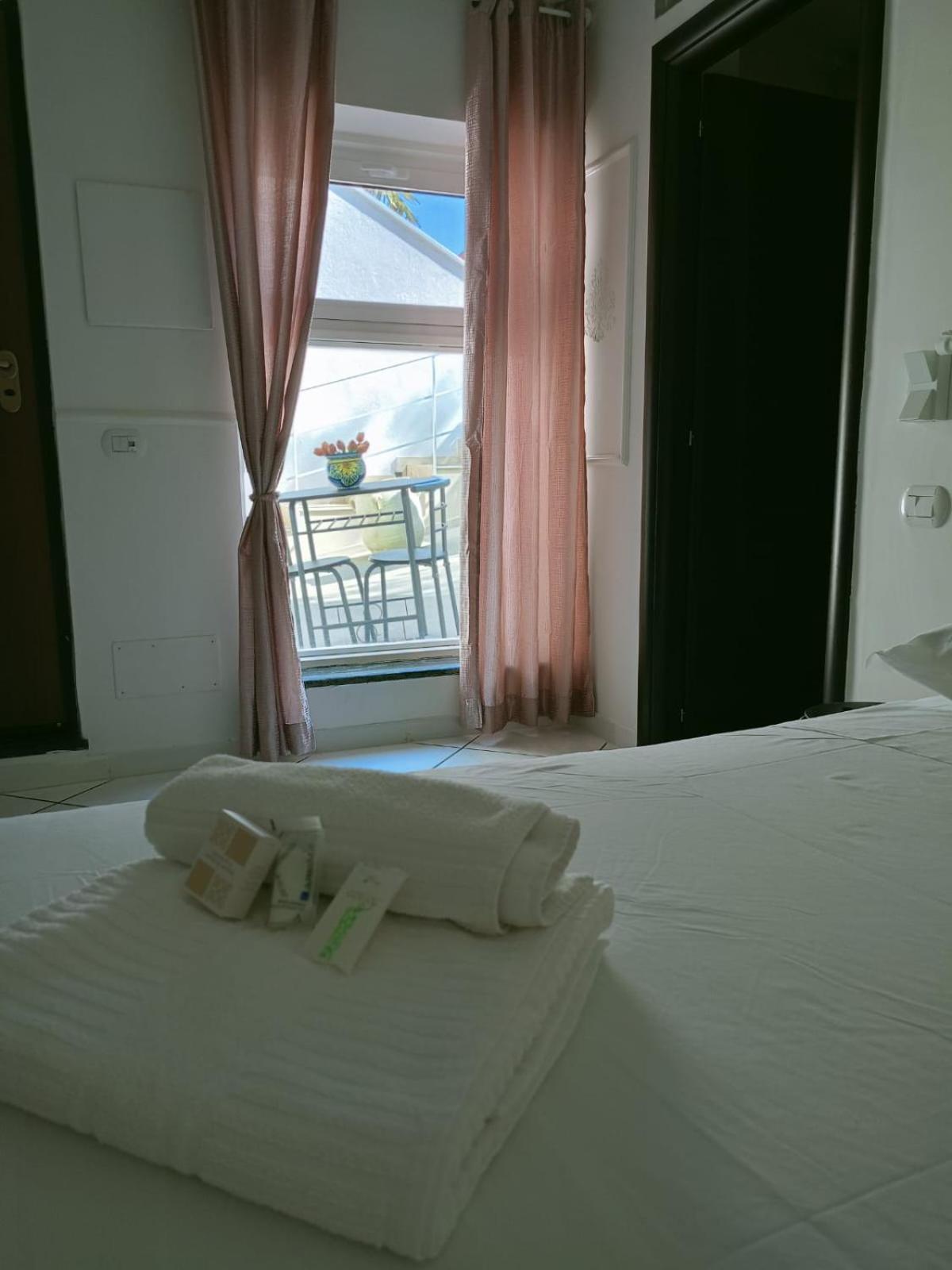 Costa Costa Rooms