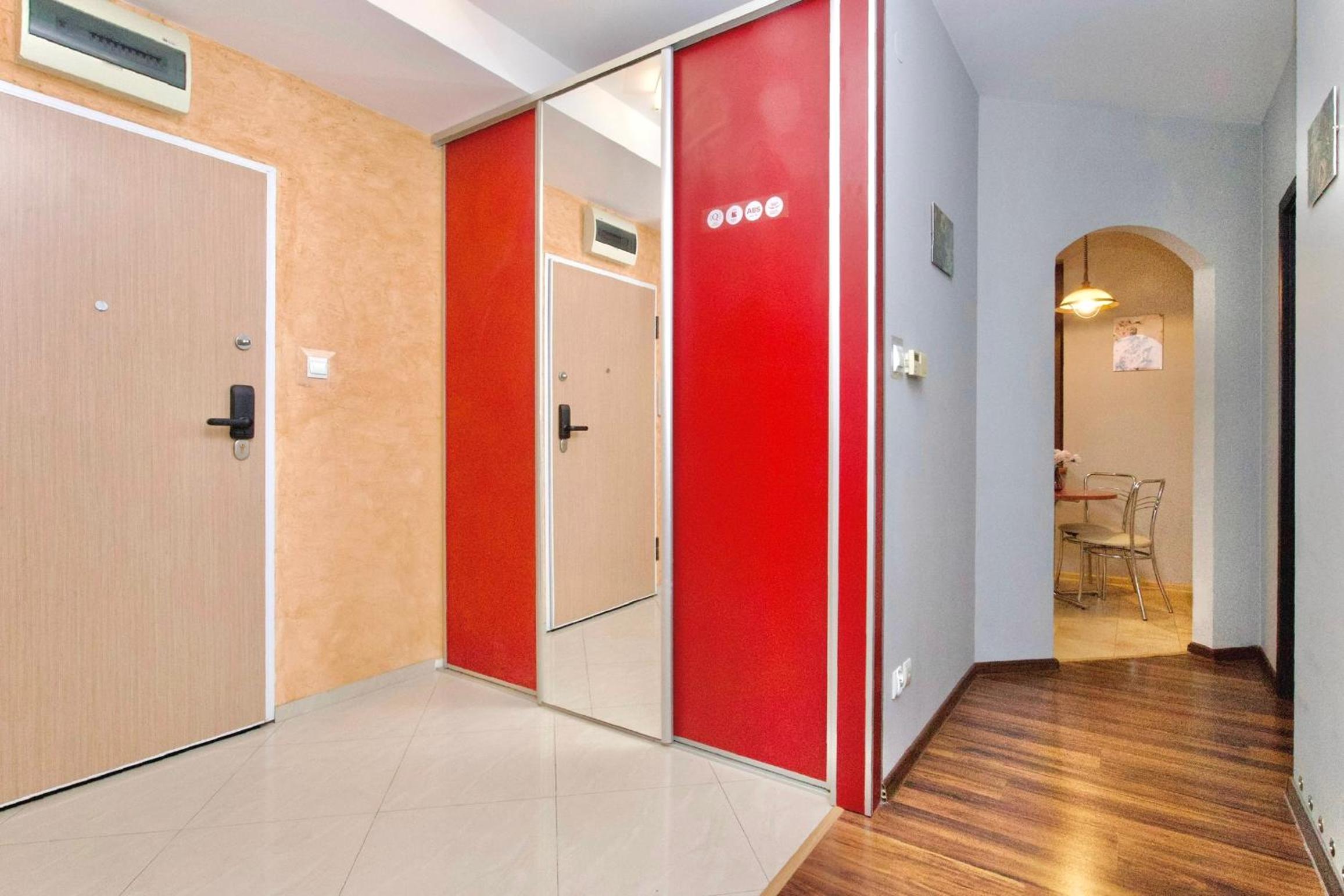 Rodzinny apartament dla sześciu osób z parkingiem prywatnym