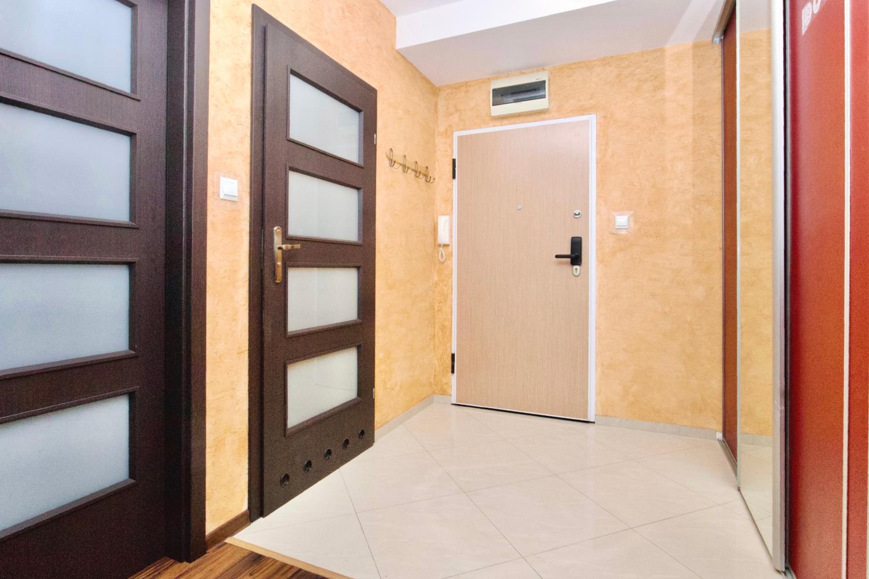 Rodzinny apartament dla sześciu osób z parkingiem prywatnym