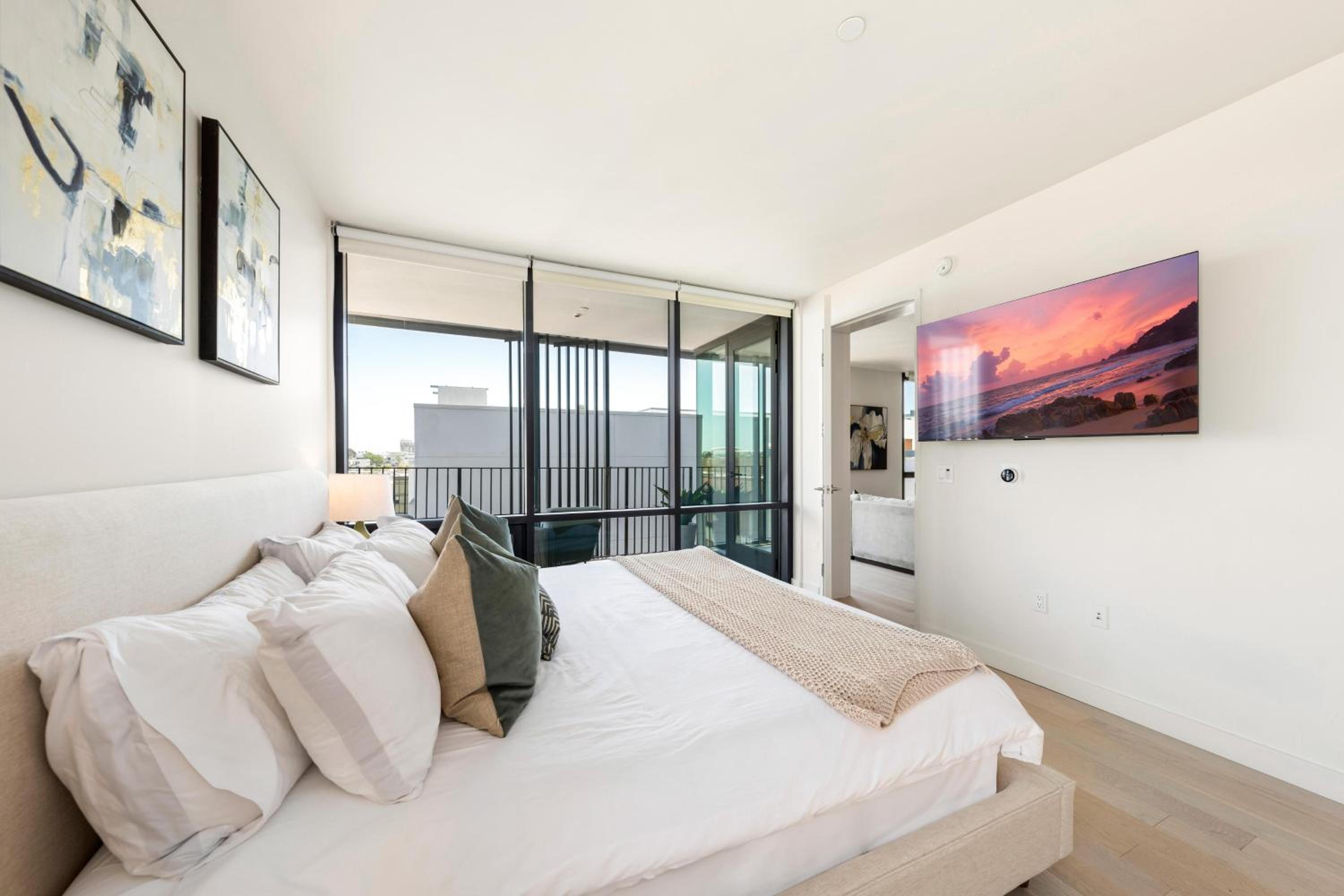 The Sapphire Nest - Spectacular Rooftop Amenities Ocean views 2BR